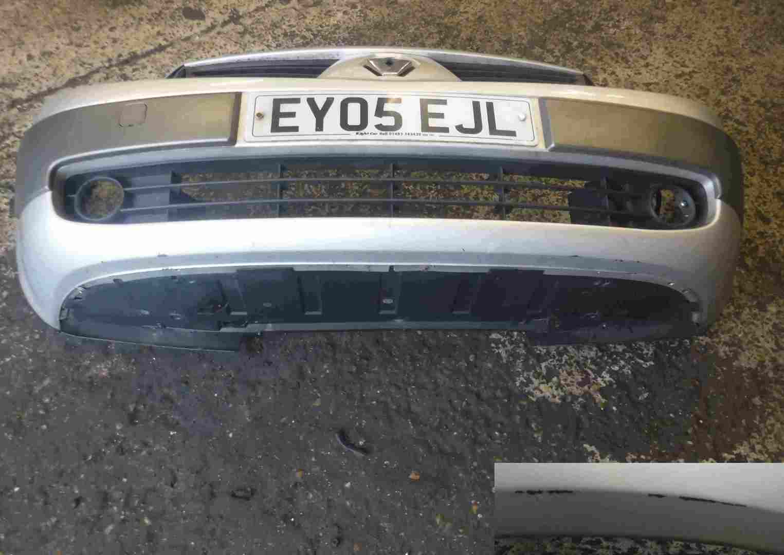Renault Scenic 2003-2009 Front Bumper Silver TED69