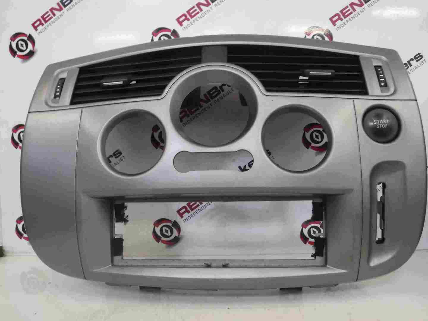 Renault Scenic 2003-2009 Heater Controls Surround Centre Trim Silver