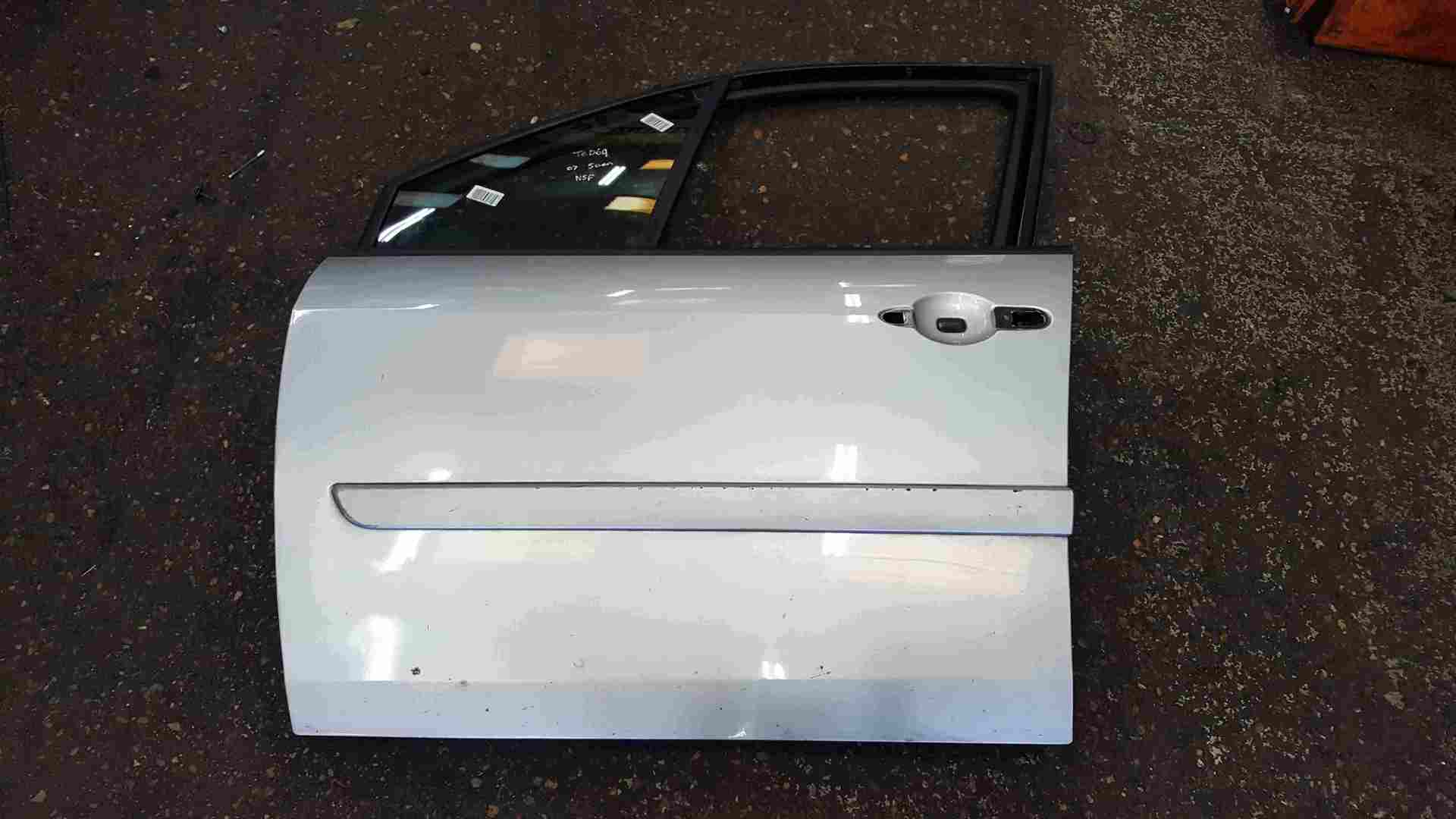Thumb 2 Renault Scenic 2003-2009 Passenger NSF Front Door Silver TED69