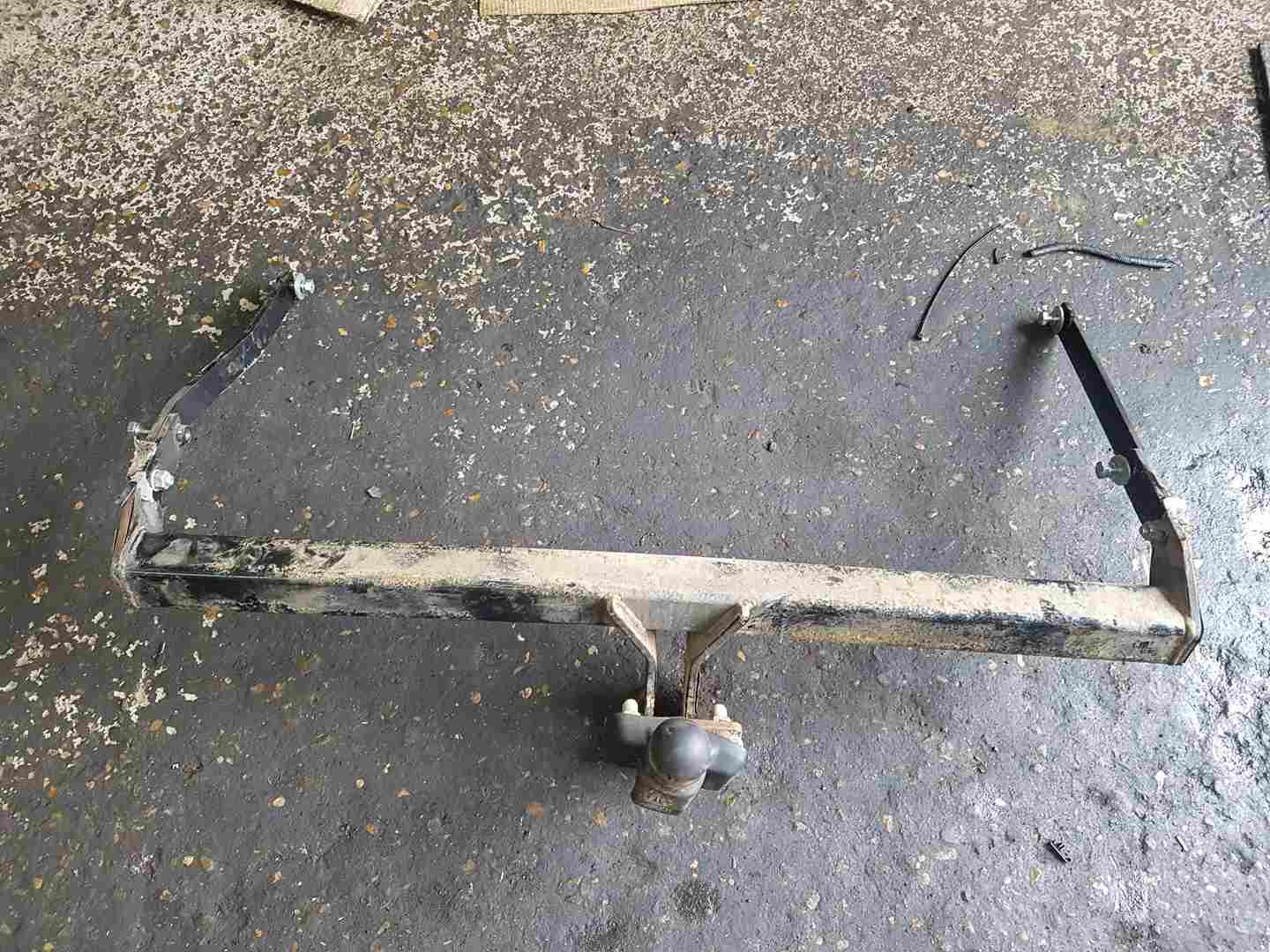 Thumb 3 Renault Scenic 2003-2009 Rear TOW Bar Complete