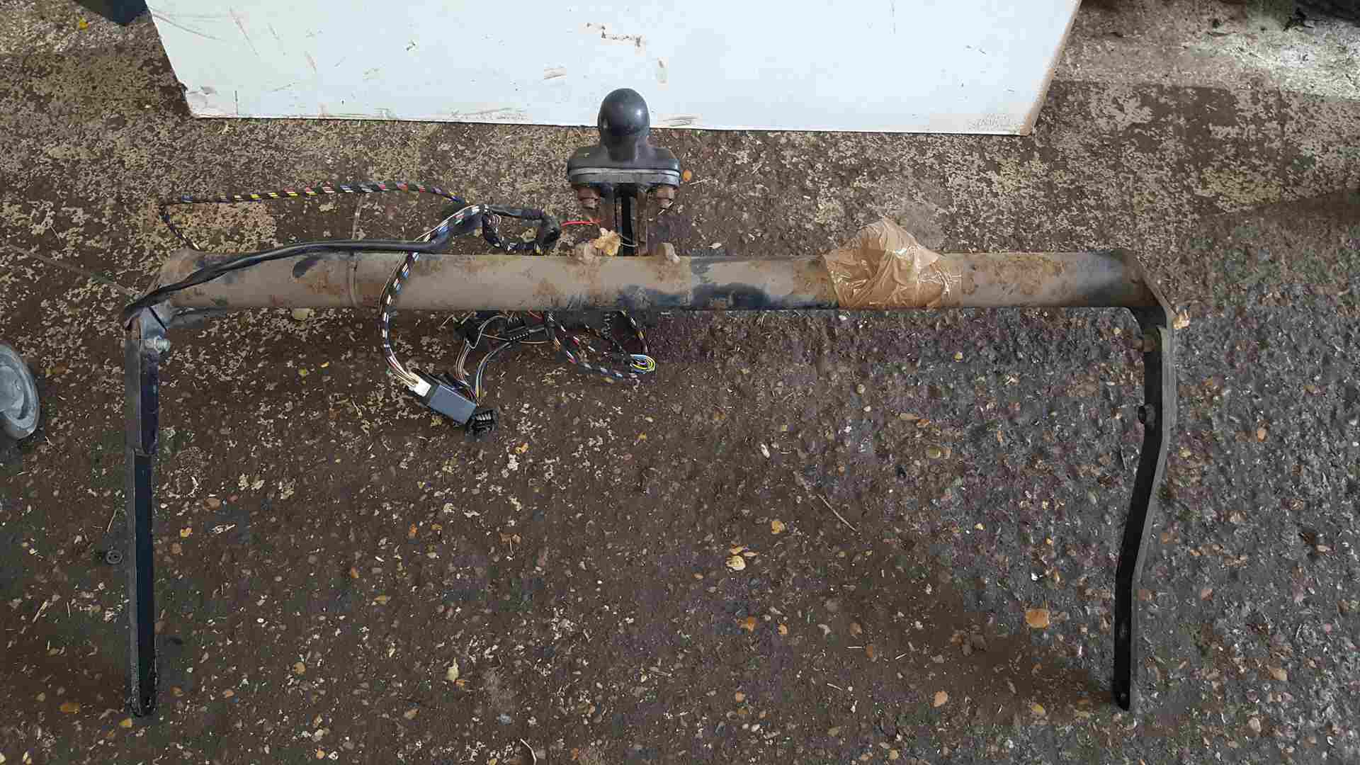 Renault Scenic 2003-2009 Rear TOW Bar Complete