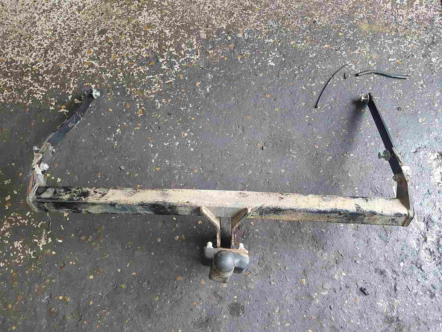 Renault Scenic 2003-2009 Rear TOW Bar Complete