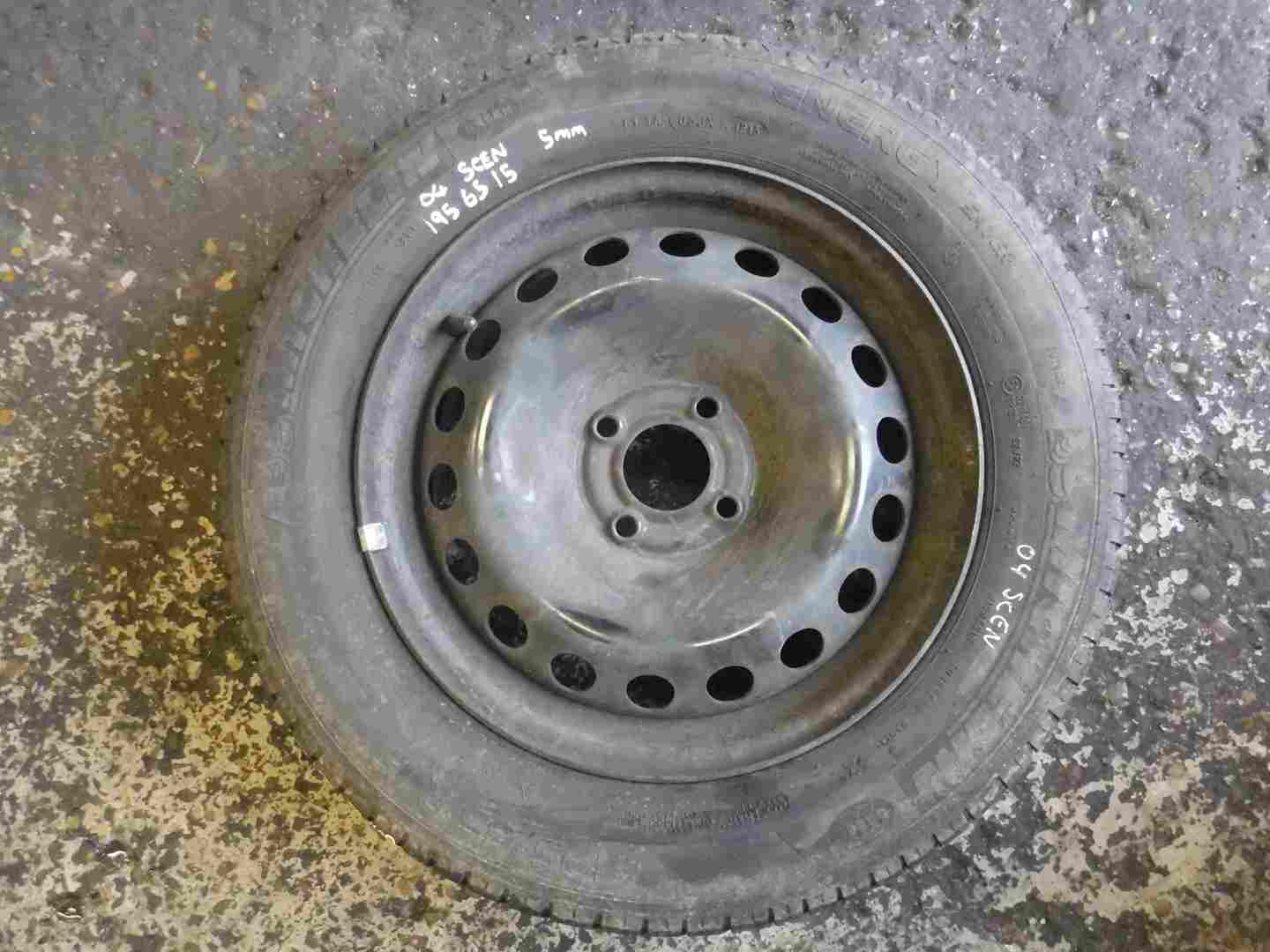 Renault Scenic 2003-2009 Steel Wheel Rim + Tyre 195 65 15 5mm
