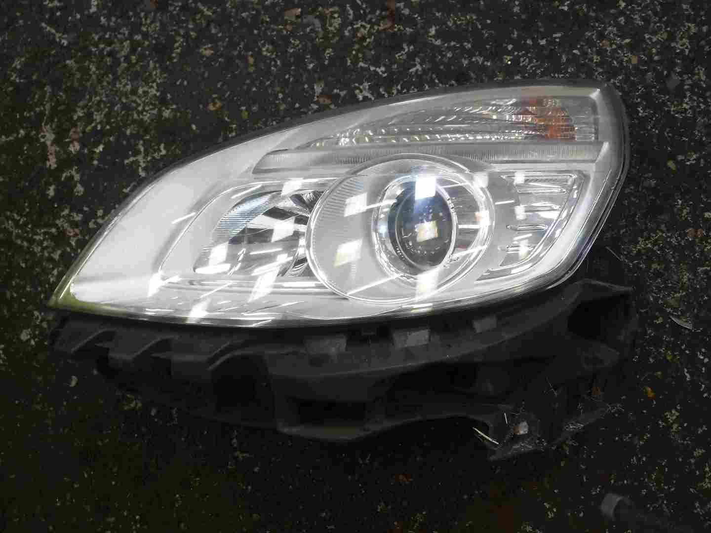 Renault Scenic 2006-2009 Passenger NSF Front Headlight Facelift Cloudy
