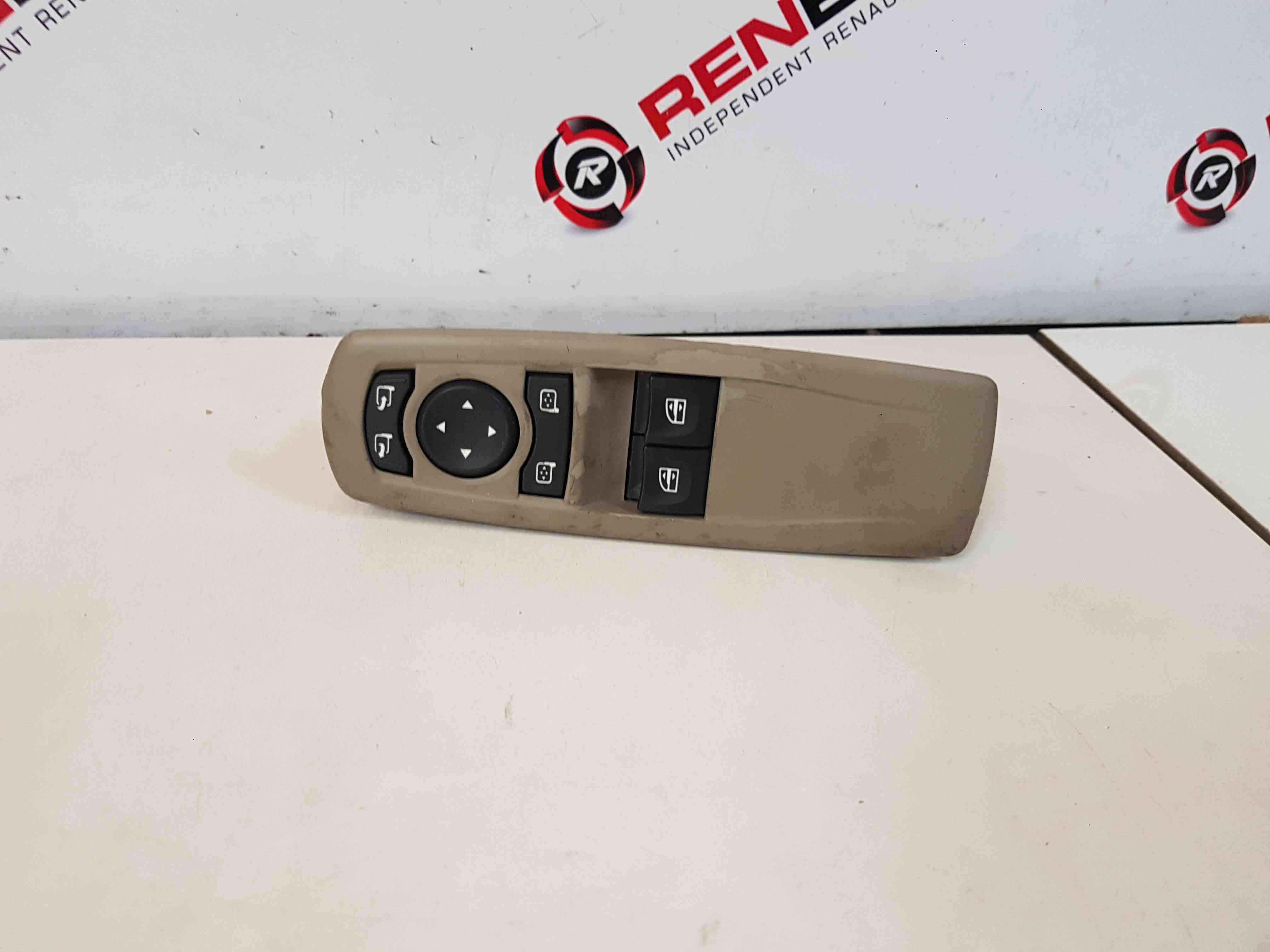 Thumb 2 Renault Scenic 2009-2013 Drivers OSF Front Window Switch Folding Mirrors