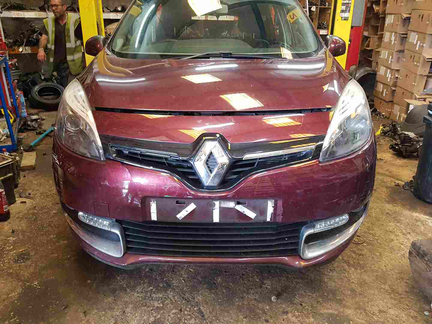 Thumb 2 Renault Scenic 2013-2016 Front Bumper Purple Tennm