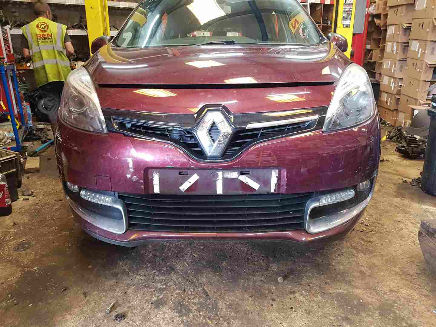 Thumb 3 Renault Scenic 2013-2016 Front Bumper Purple Tennm