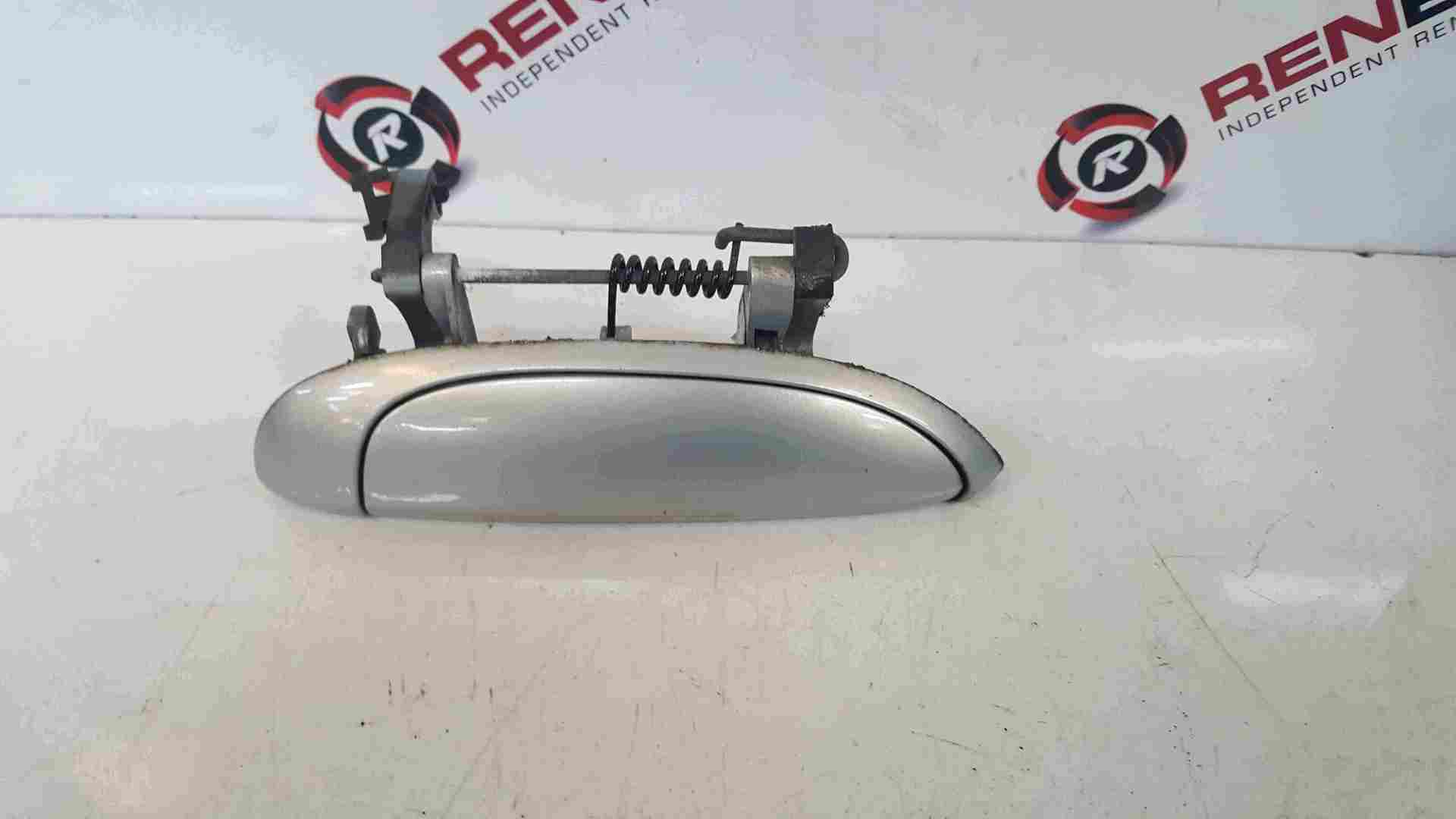 Renault Scenic MK1 1999-2003 Drivers OSF Front Exterior Door Handle Silver 632