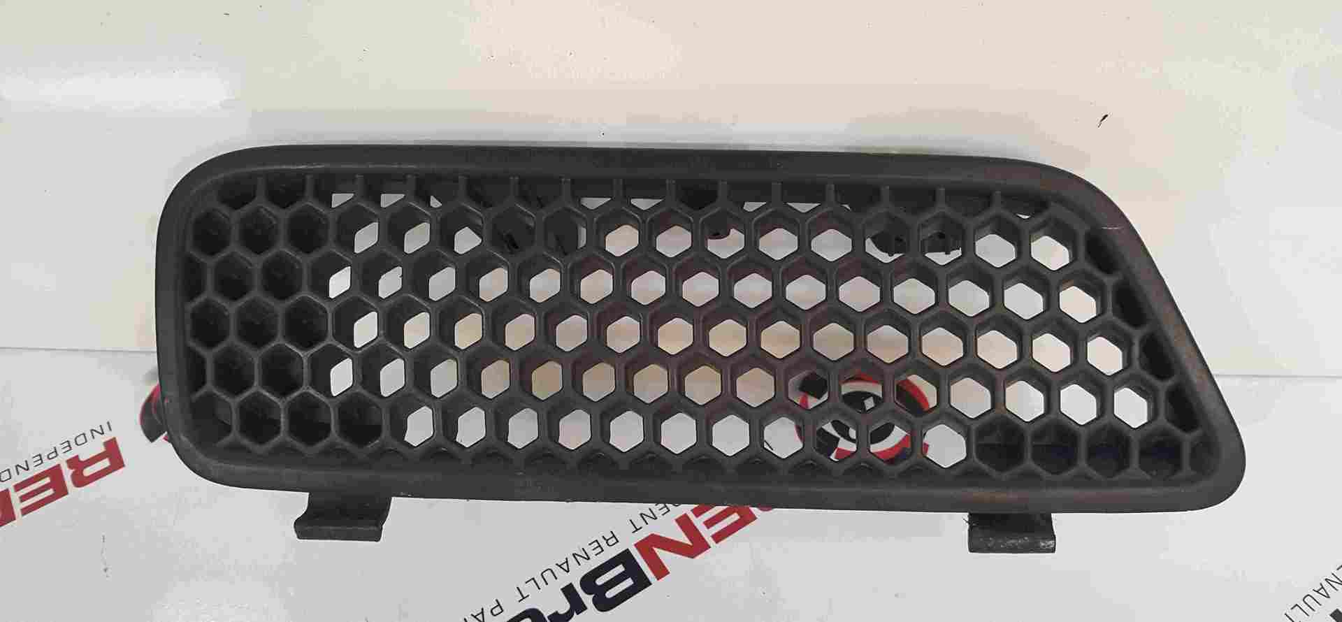 Renault Scenic MK1 1999-2003 Drivers OSF Front Grille Bonnet 7700428467