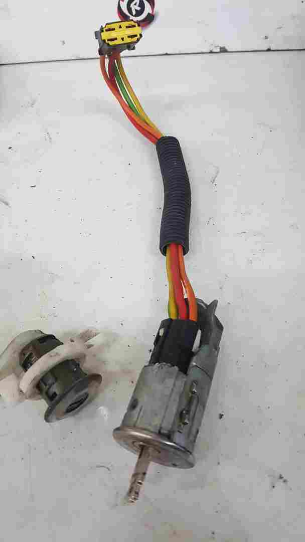 Thumb 5 Renault Scenic MK1 1999-2003 Ignition Barrel + 1 Key + Lock
