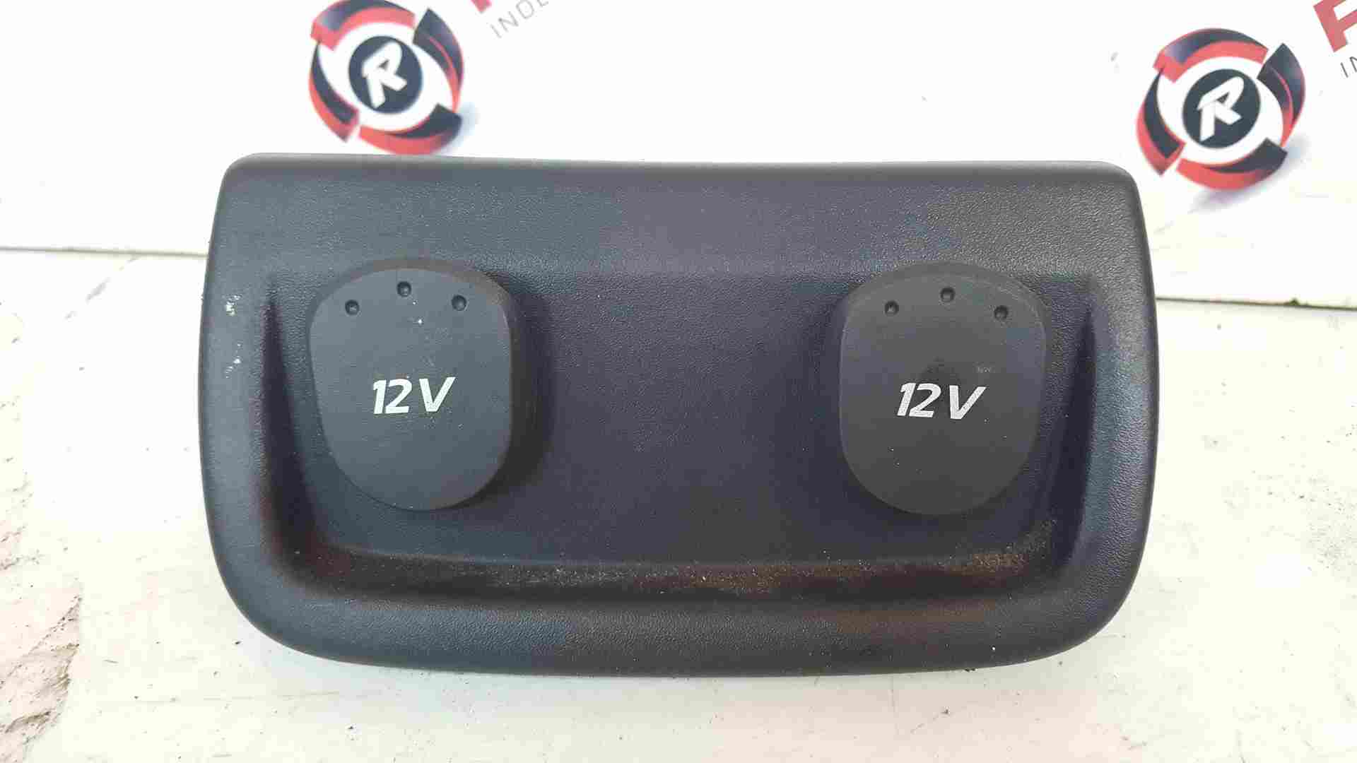 Thumb 5 Renault Scenic MK2 2003-2006 12V Dual Rear Sockets Lighter Plug 8200232589