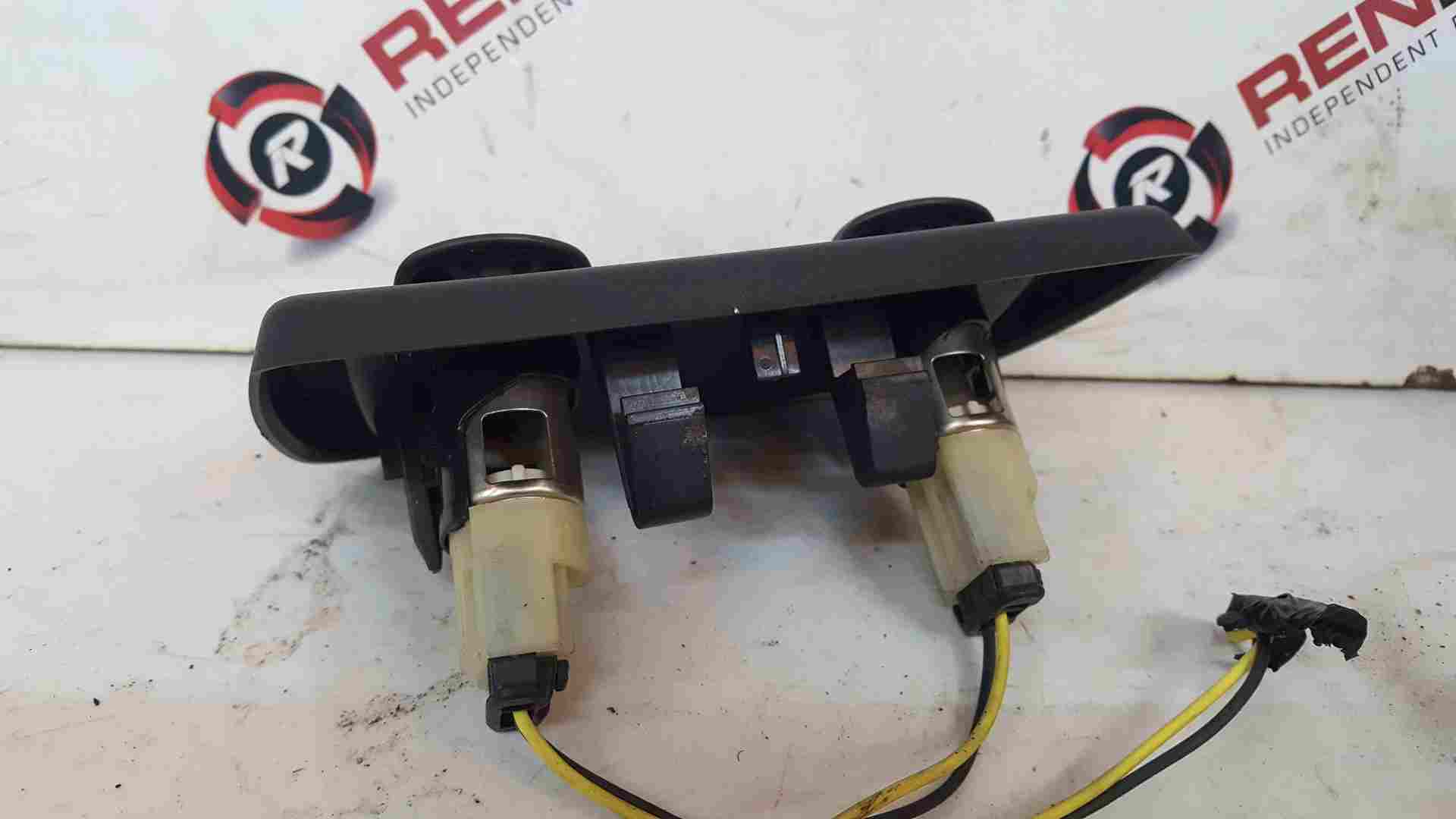 Thumb 6 Renault Scenic MK2 2003-2006 12V Dual Rear Sockets Lighter Plug 8200232589