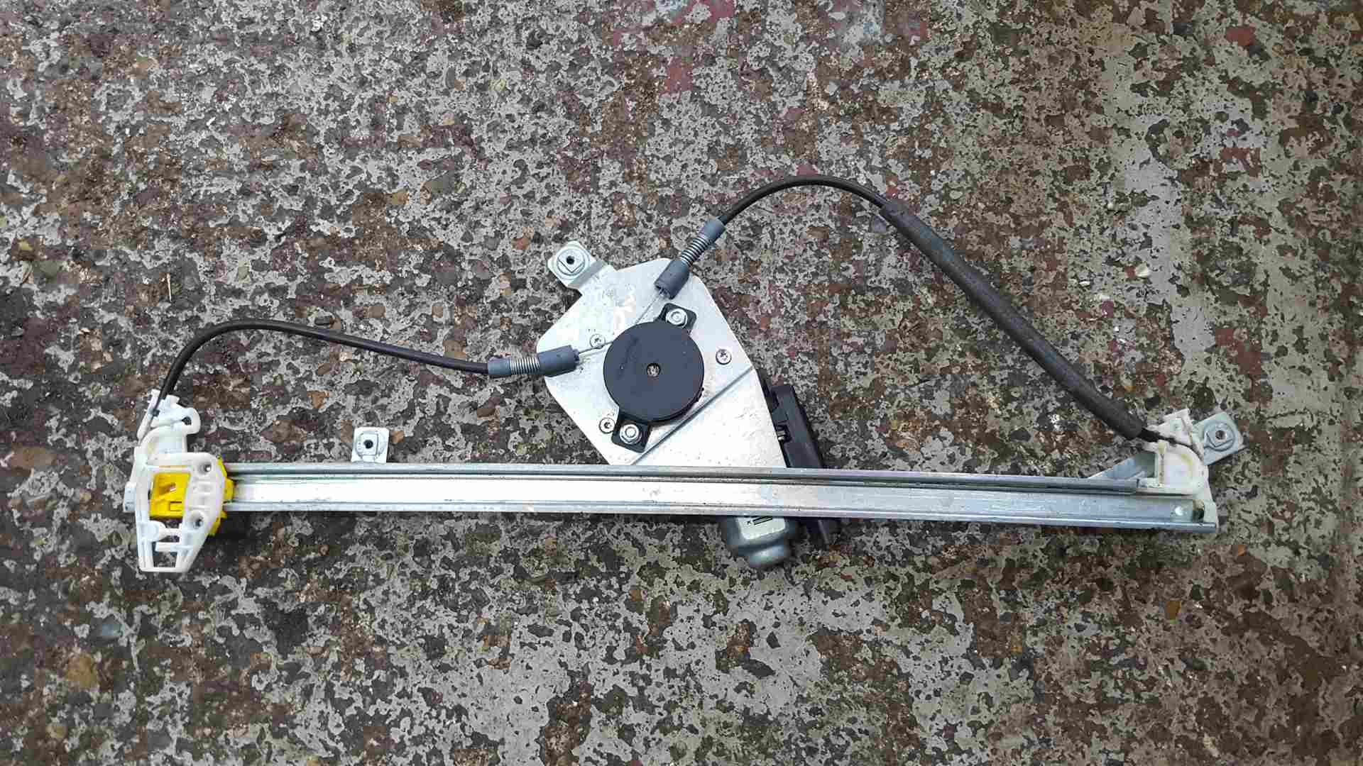 Thumb 3 Renault Scenic MK2 2003-2009 Drivers OSF Front Motor Regulator Aftermarket