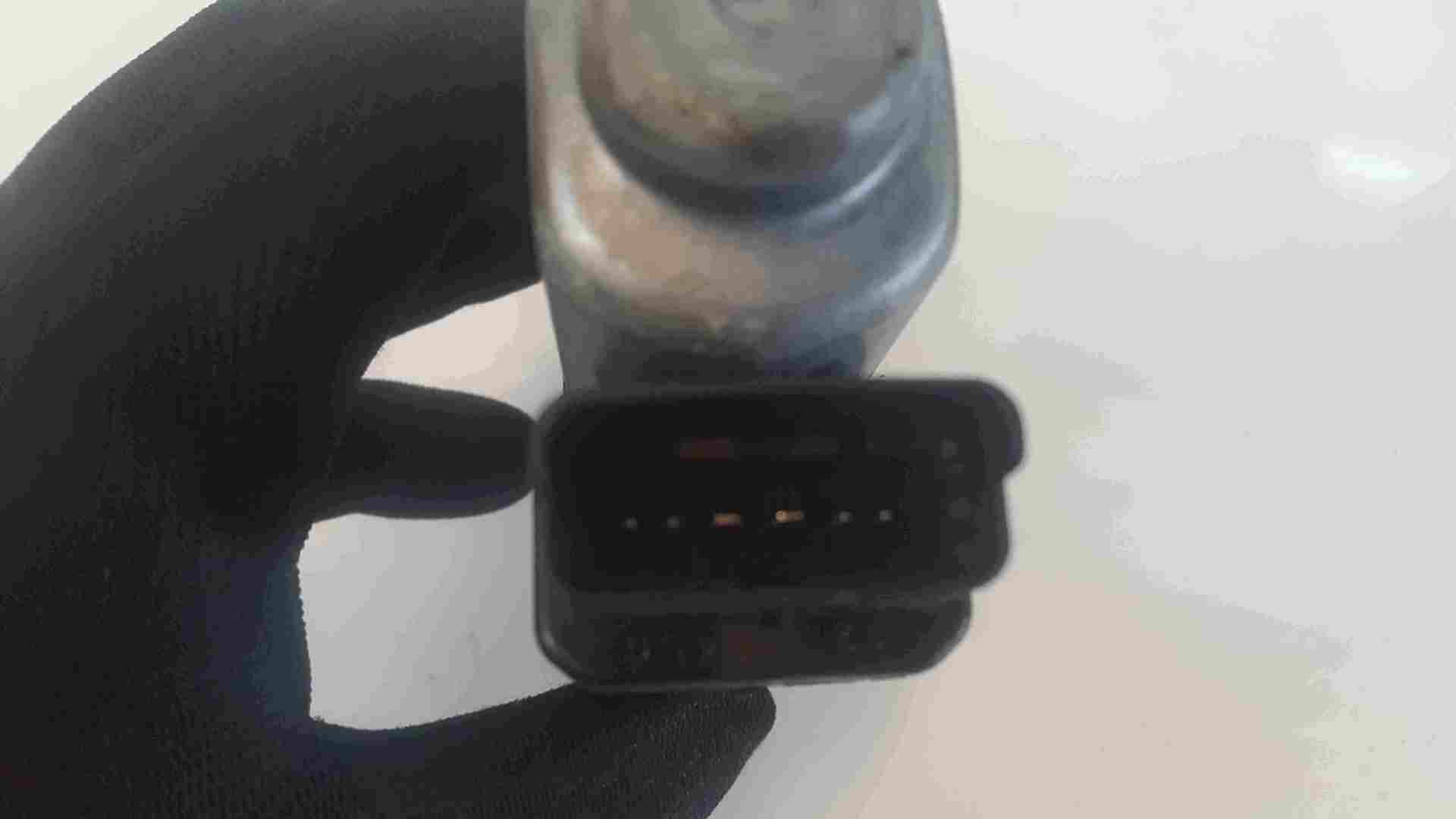 Thumb 2 Renault Scenic MK2 2003-2009 Drivers OSF Front Window Motor Temic Module
