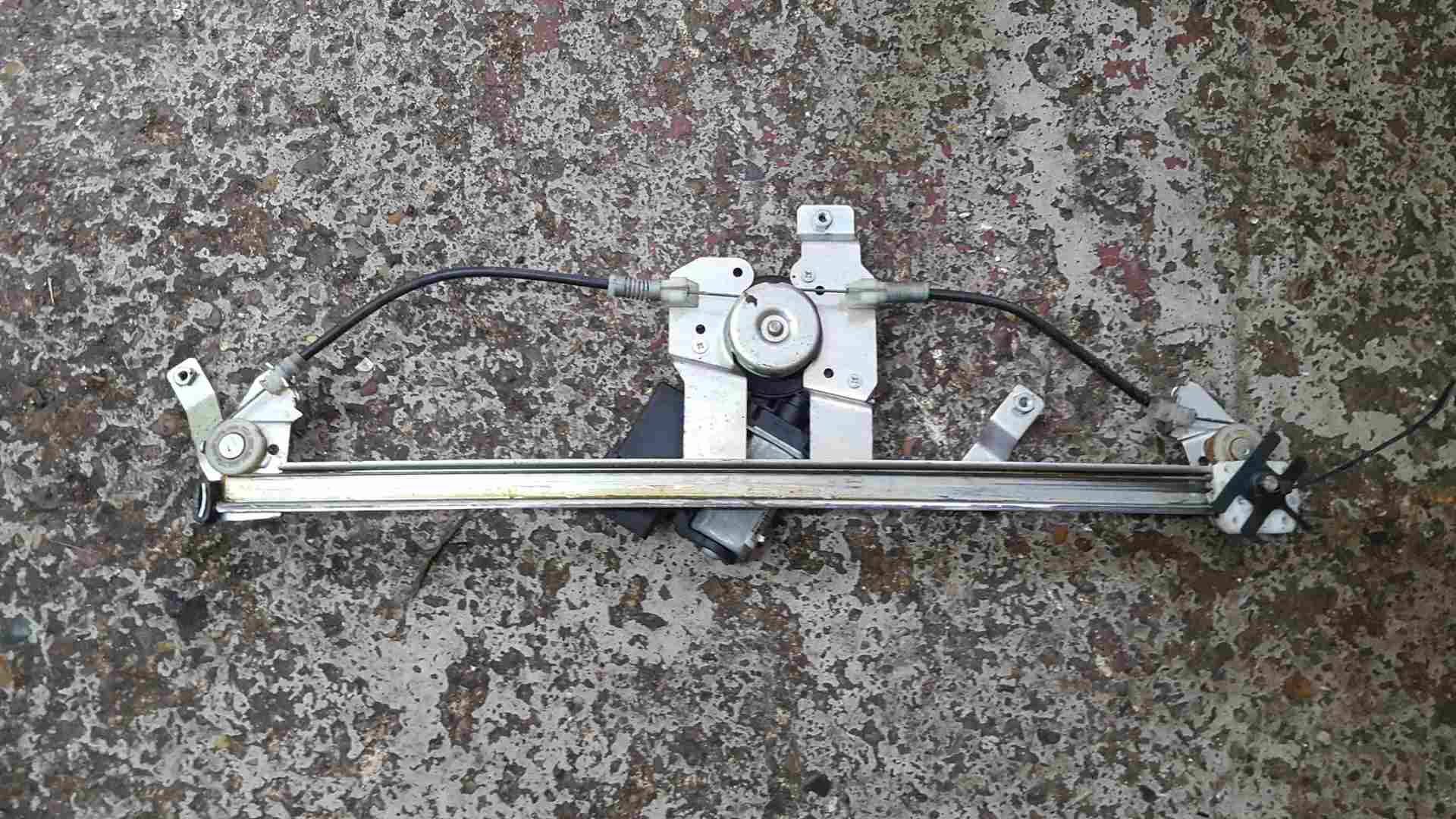 Thumb 2 Renault Scenic MK2 2003-2009 Passenger NSF Front Motor Regulator 