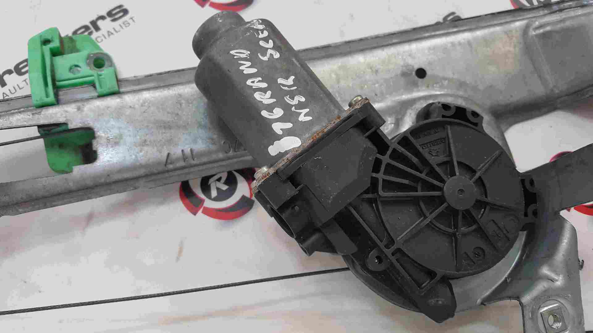 Thumb 2 Renault Scenic MK2 2003-2009 Passenger NSR Rear Window Motor Reg 2pin