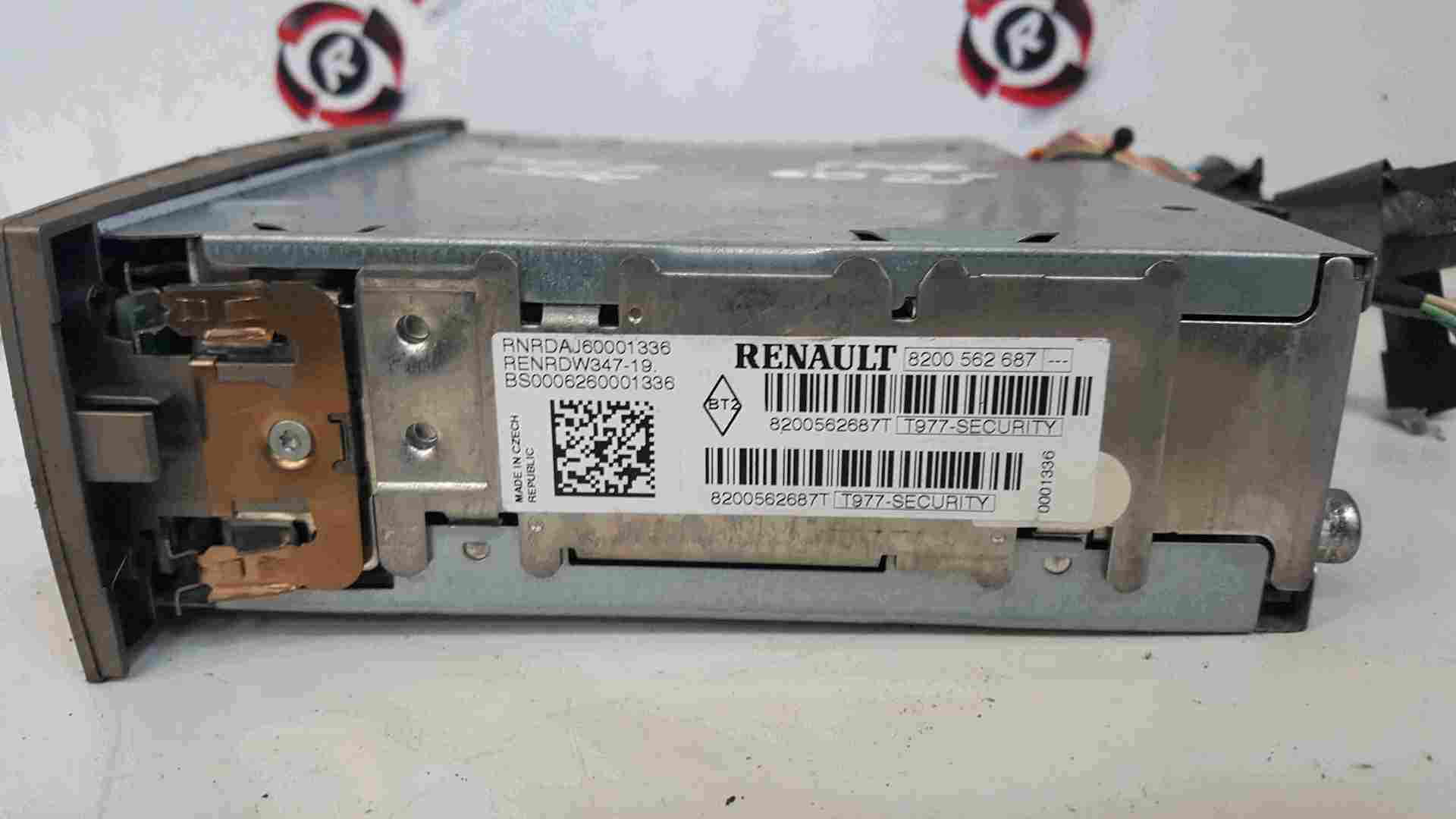 Thumb 3 Renault Scenic MK2 2003-2009 Radio Cd Player Update List + Code Gold