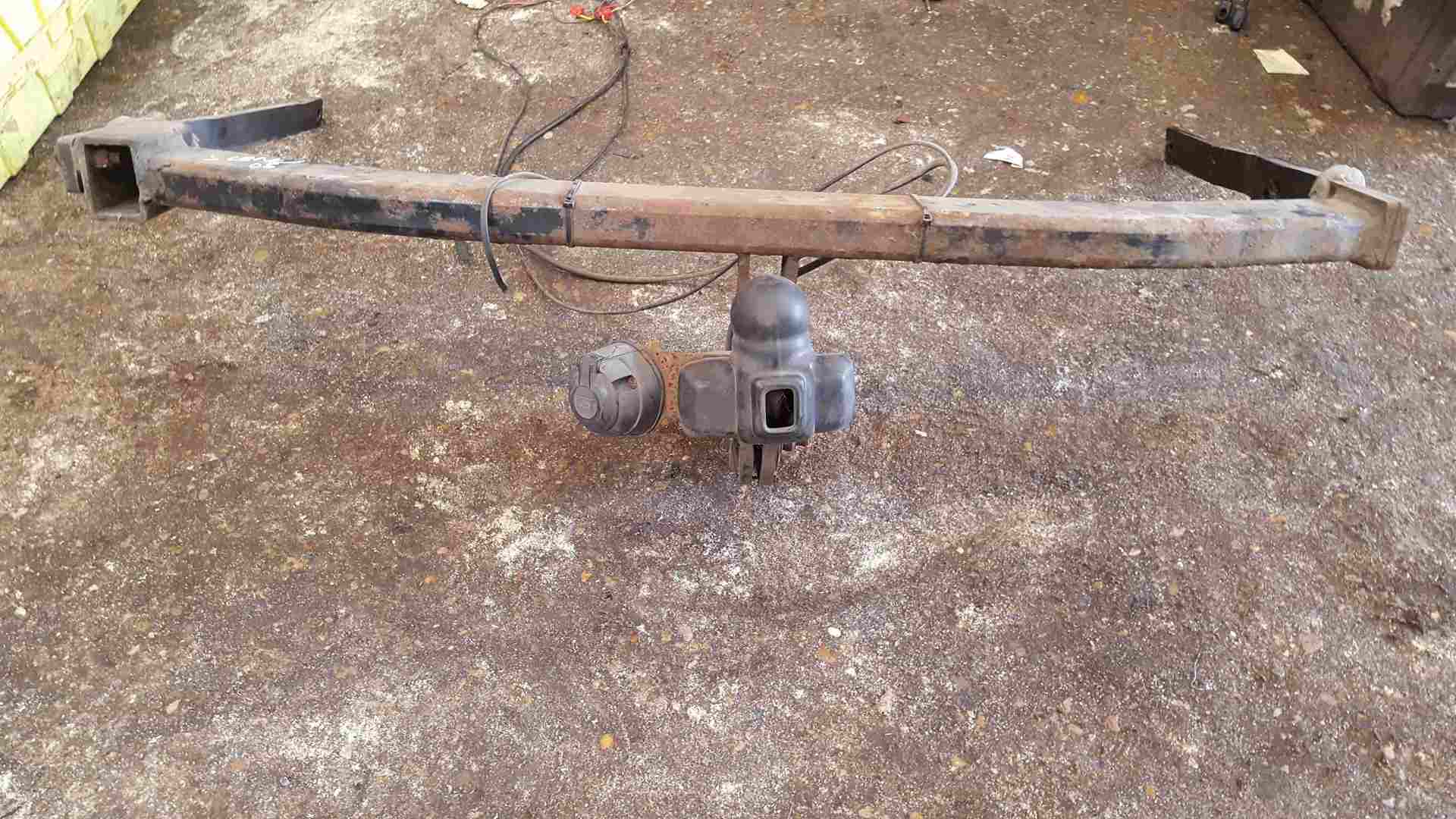 Thumb 3 Renault Scenic MK2 2003-2009 Tow Bar Complete
