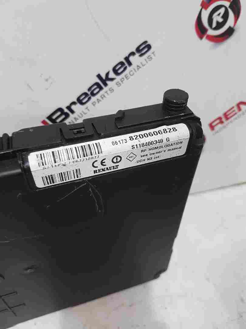 Thumb 2 Renault Scenic MK2 2006-2009 BCM Fuse BOX Uch 8200606828