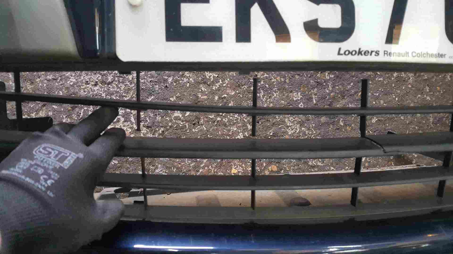 Thumb 4 Renault Scenic MK2 2006-2009 Front Bumper Blue NV472