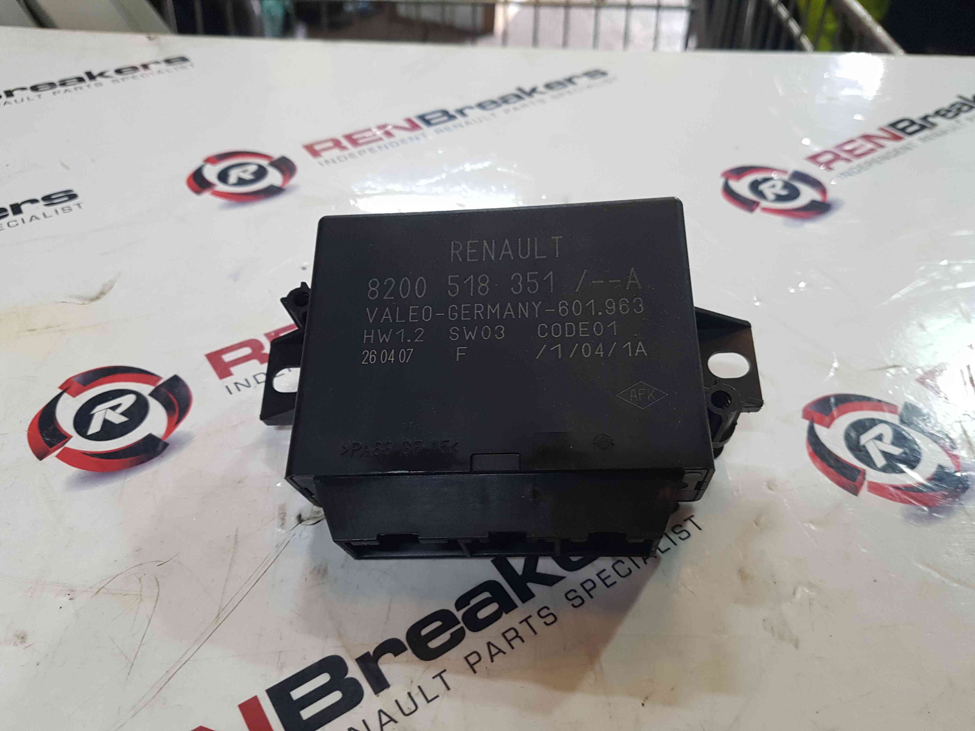 Thumb 2 Renault Scenic MK2 2006-2009 Rear Parking AID Sensors ECU Computer 8200518351