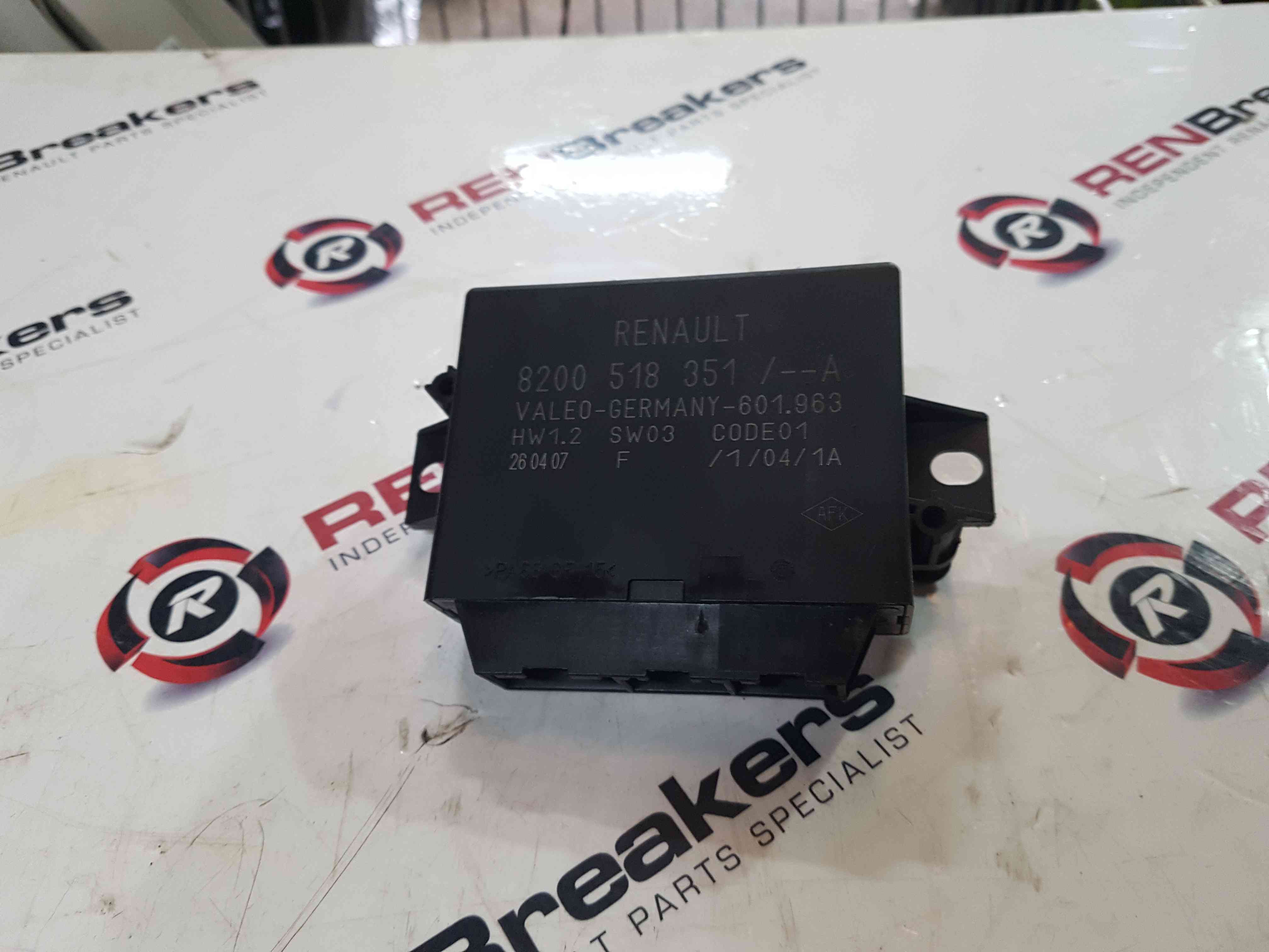 Thumb 5 Renault Scenic MK2 2006-2009 Rear Parking AID Sensors ECU Computer 8200518351