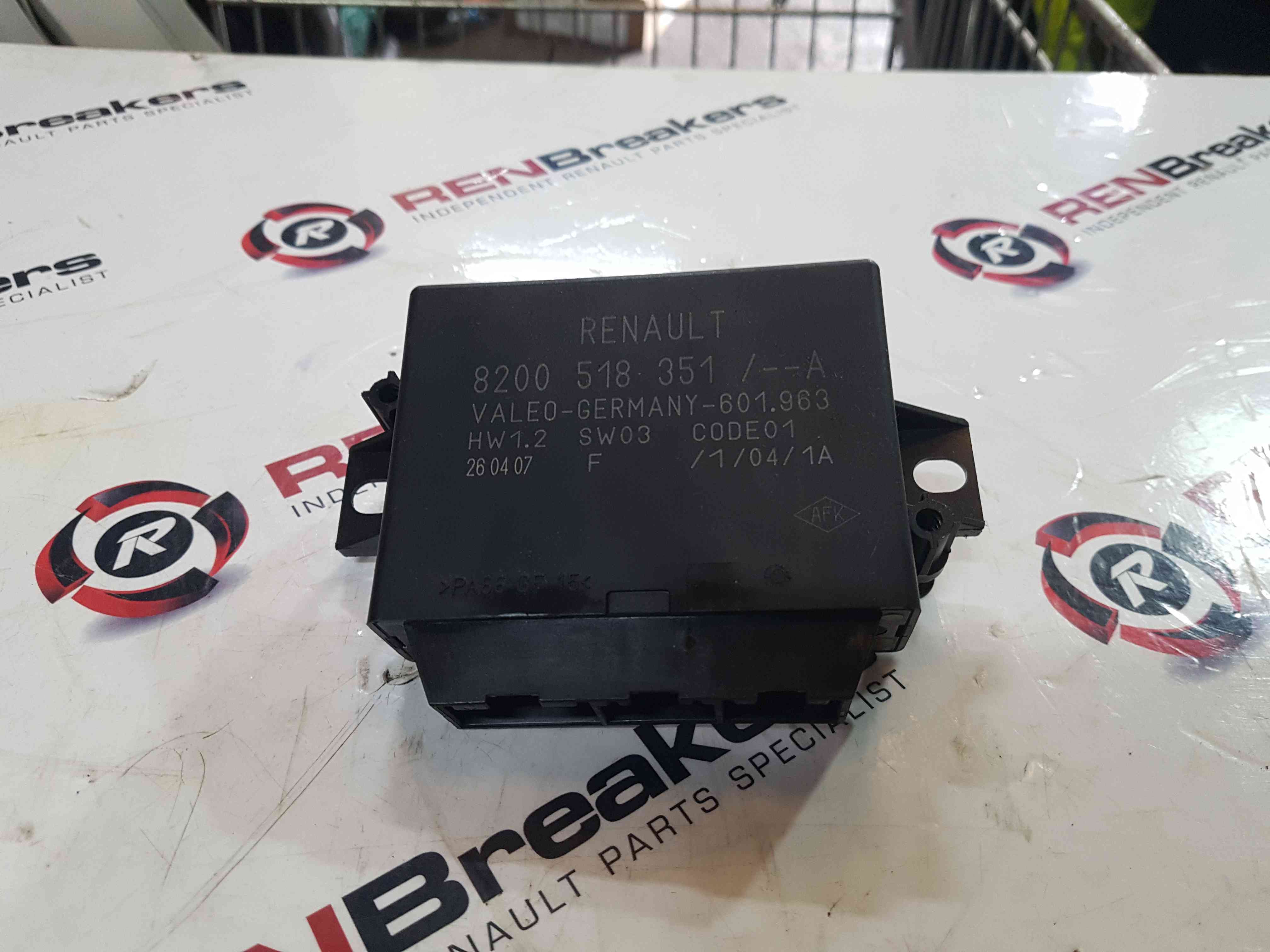 Renault Scenic MK2 2006-2009 Rear Parking AID Sensors ECU Computer 8200518351