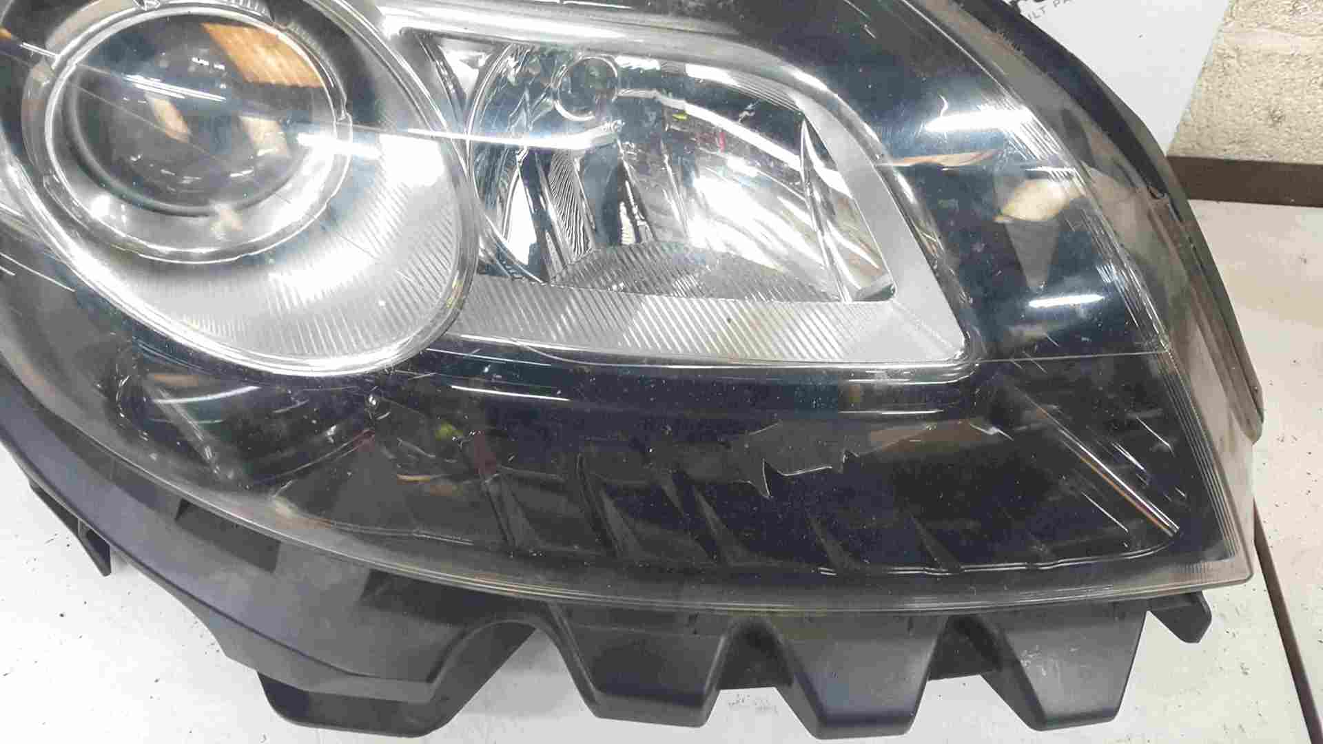 Thumb 3 Renault Scenic MK3 2006-2009 Drivers OSF Front Headlight Black Backing