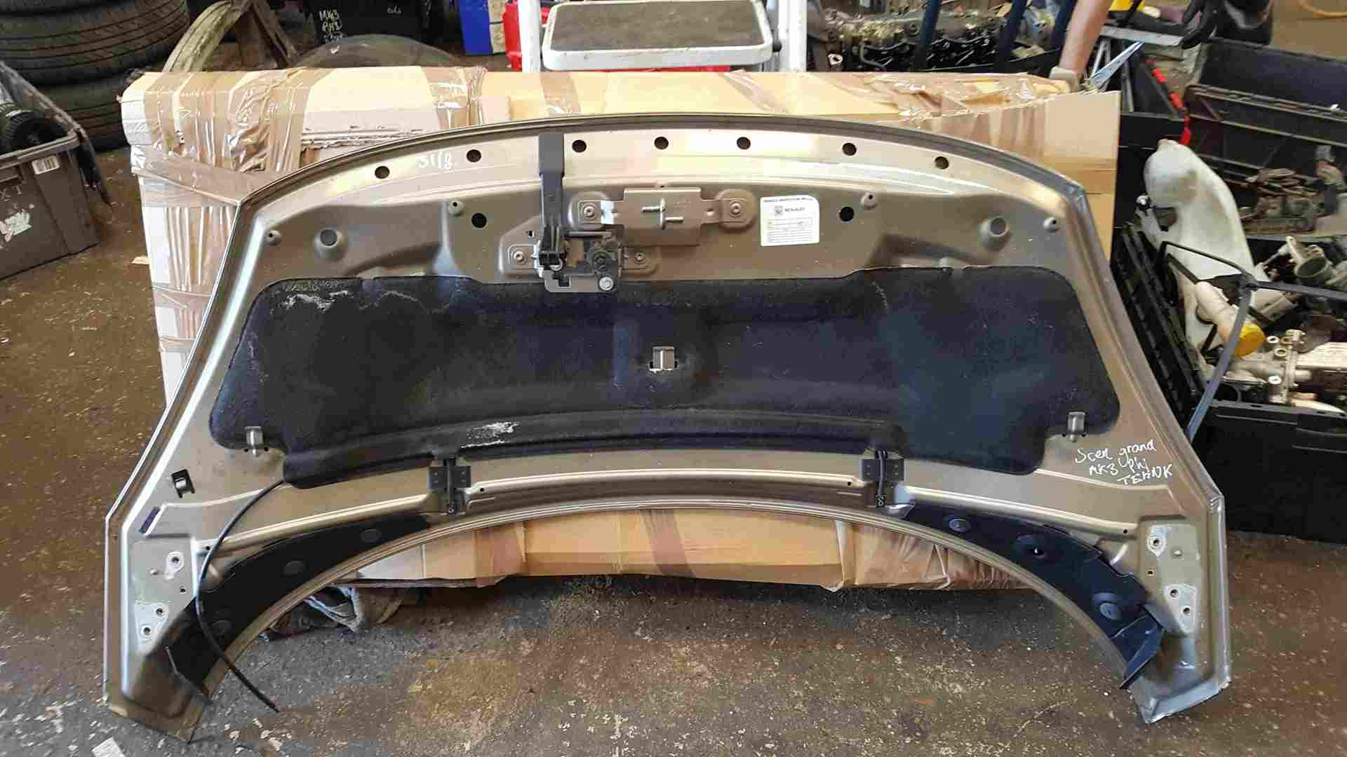 Thumb 2 Renault Scenic MK3 2009-2012 Front Bonnet Beige TEHNK