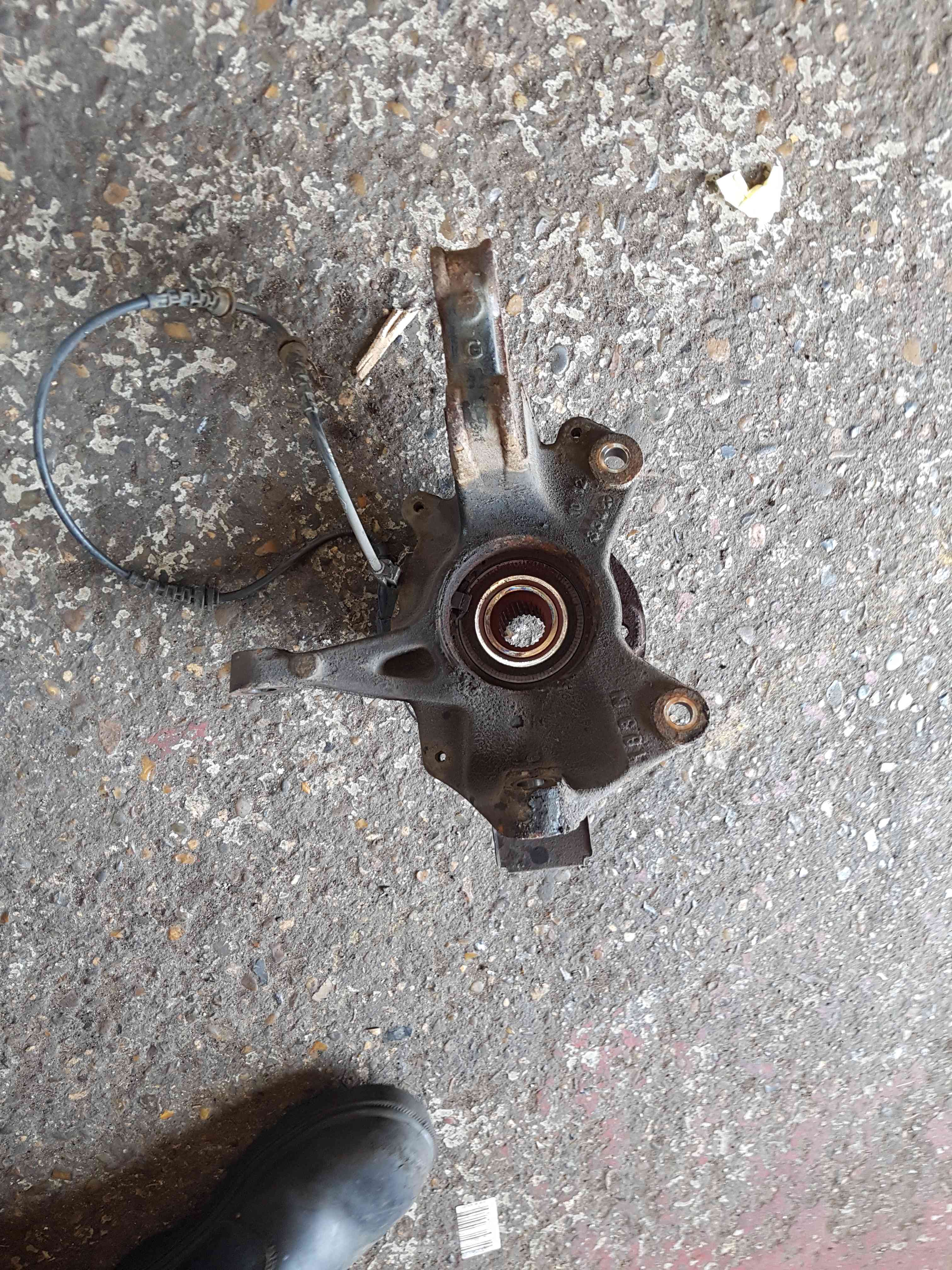 Thumb 4 Renault Scenic MK3 2009-2013 1.6 16V Passenger NSF Front Wheel HUB + ABS Sensor