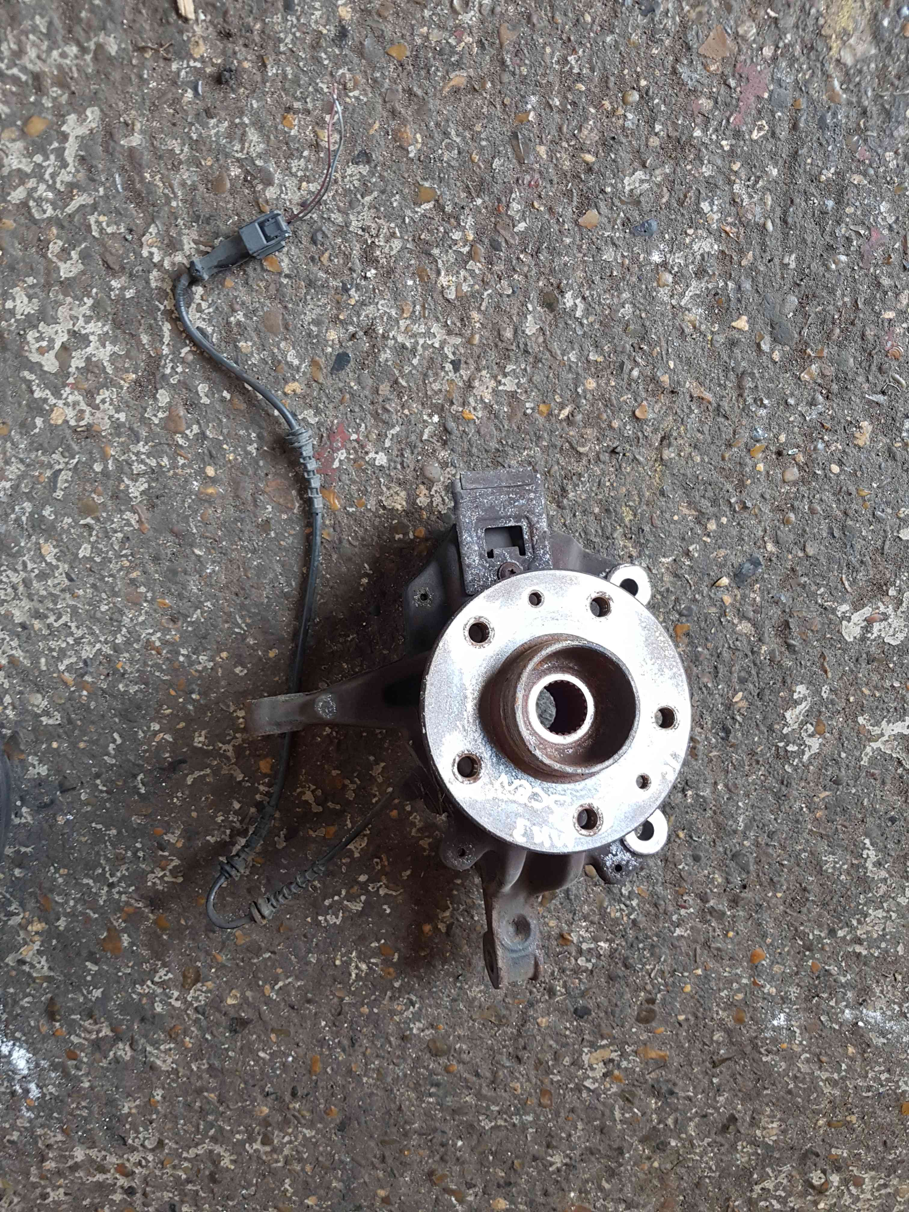 Thumb 5 Renault Scenic MK3 2009-2013 1.6 16V Passenger NSF Front Wheel HUB + ABS Sensor