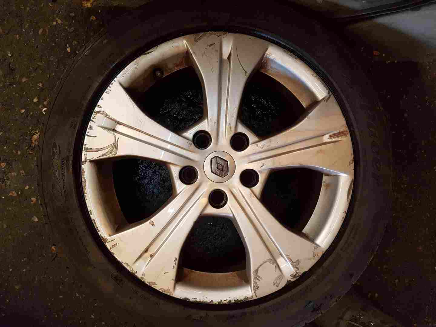 Thumb 2 Renault Scenic MK3 2009-2013 Alloy Wheel  205 55 17 Inch 403000051R 3/5 
