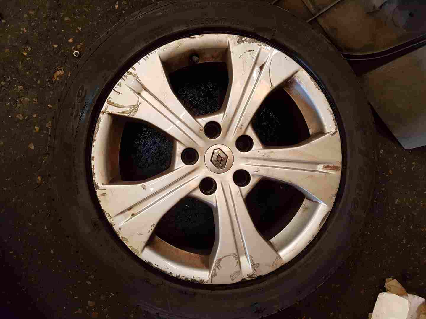 Thumb 7 Renault Scenic MK3 2009-2013 Alloy Wheel  205 55 17 Inch 403000051R 3/5 