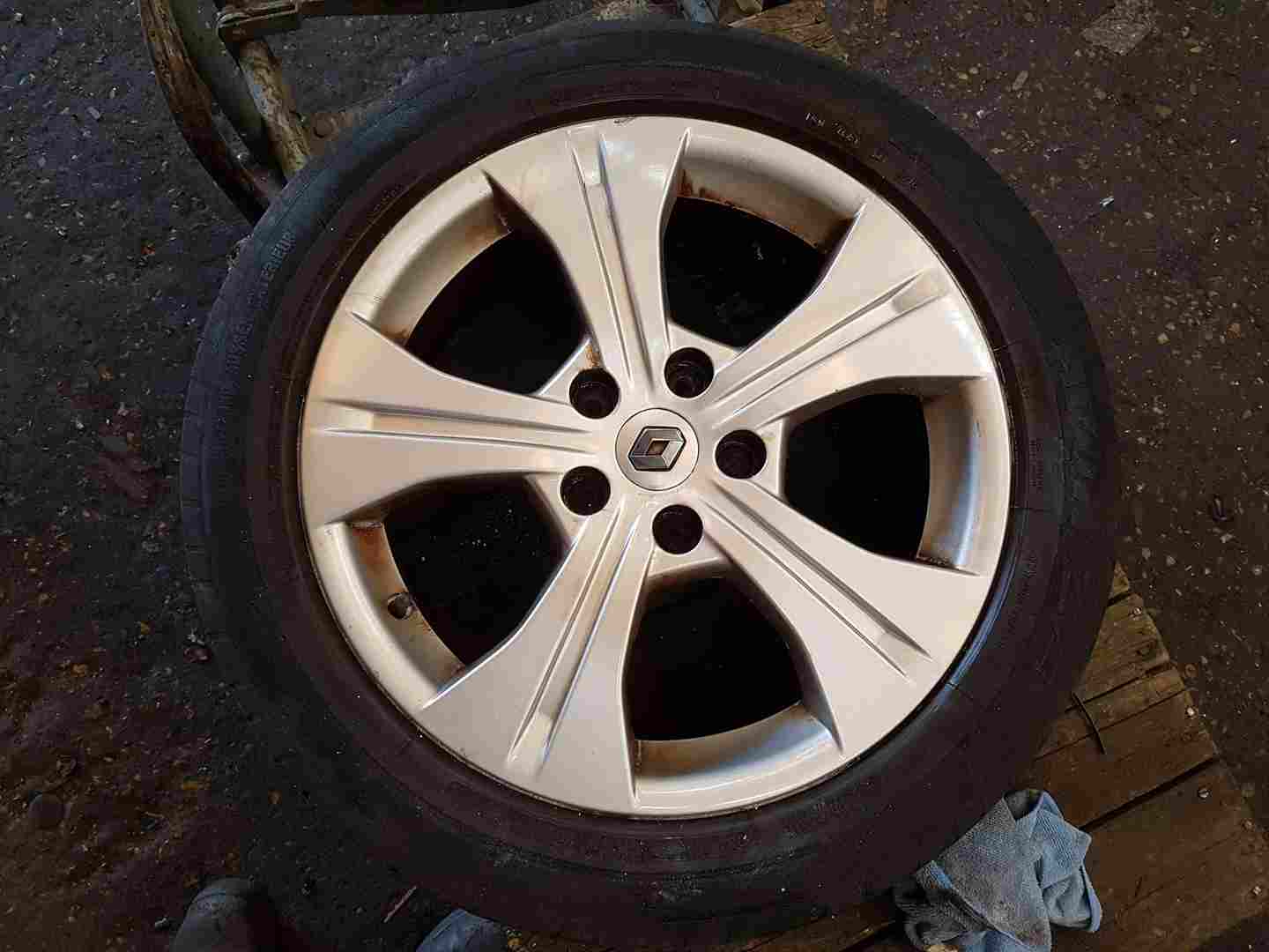 Renault Scenic MK3 2009-2013 Alloy Wheel 17 Inch 403000051R 4/5 