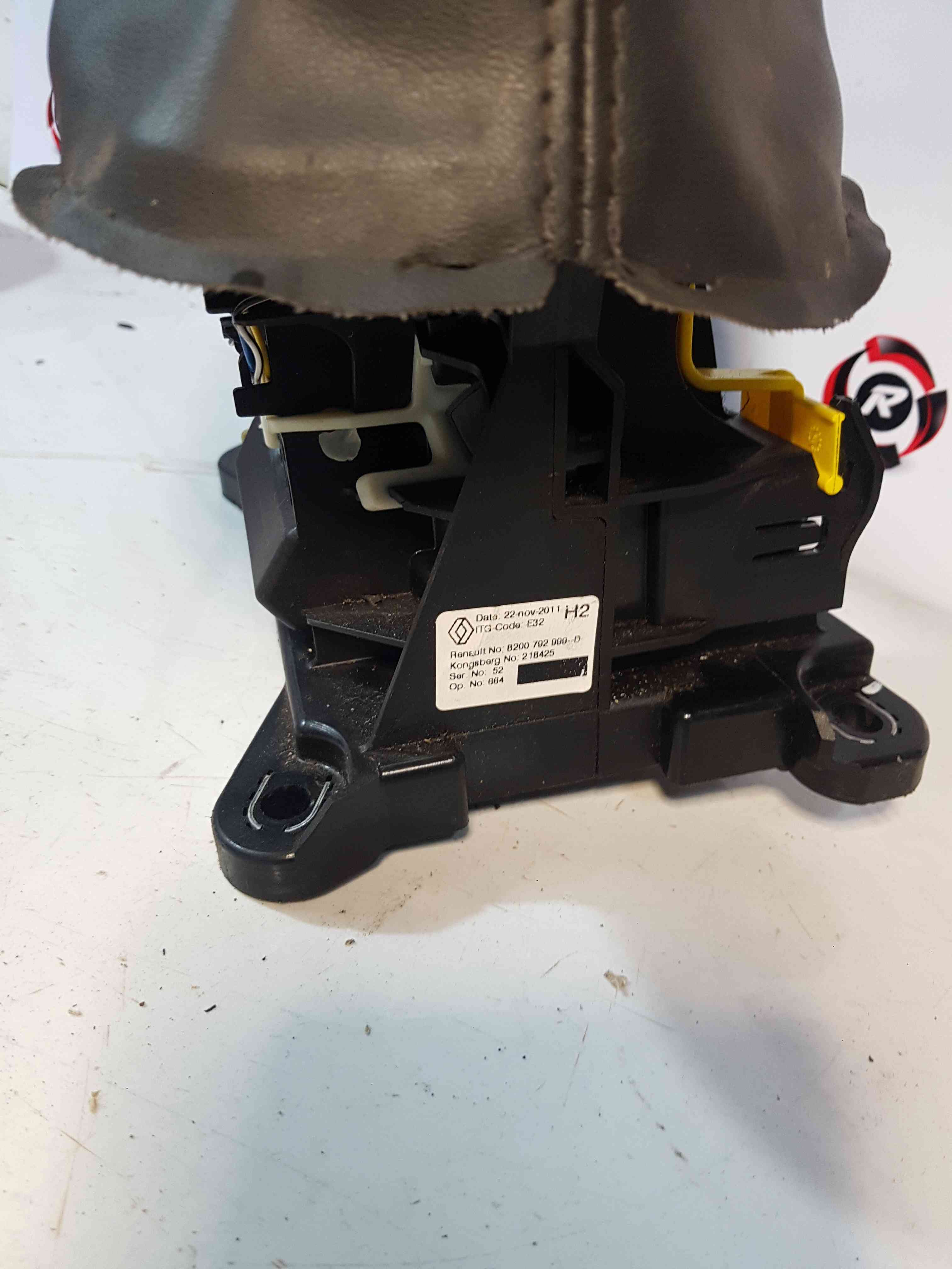 Thumb 5 Renault Scenic MK3 2009-2013 Automatic Gear Selector Mechanism Cables Linkages