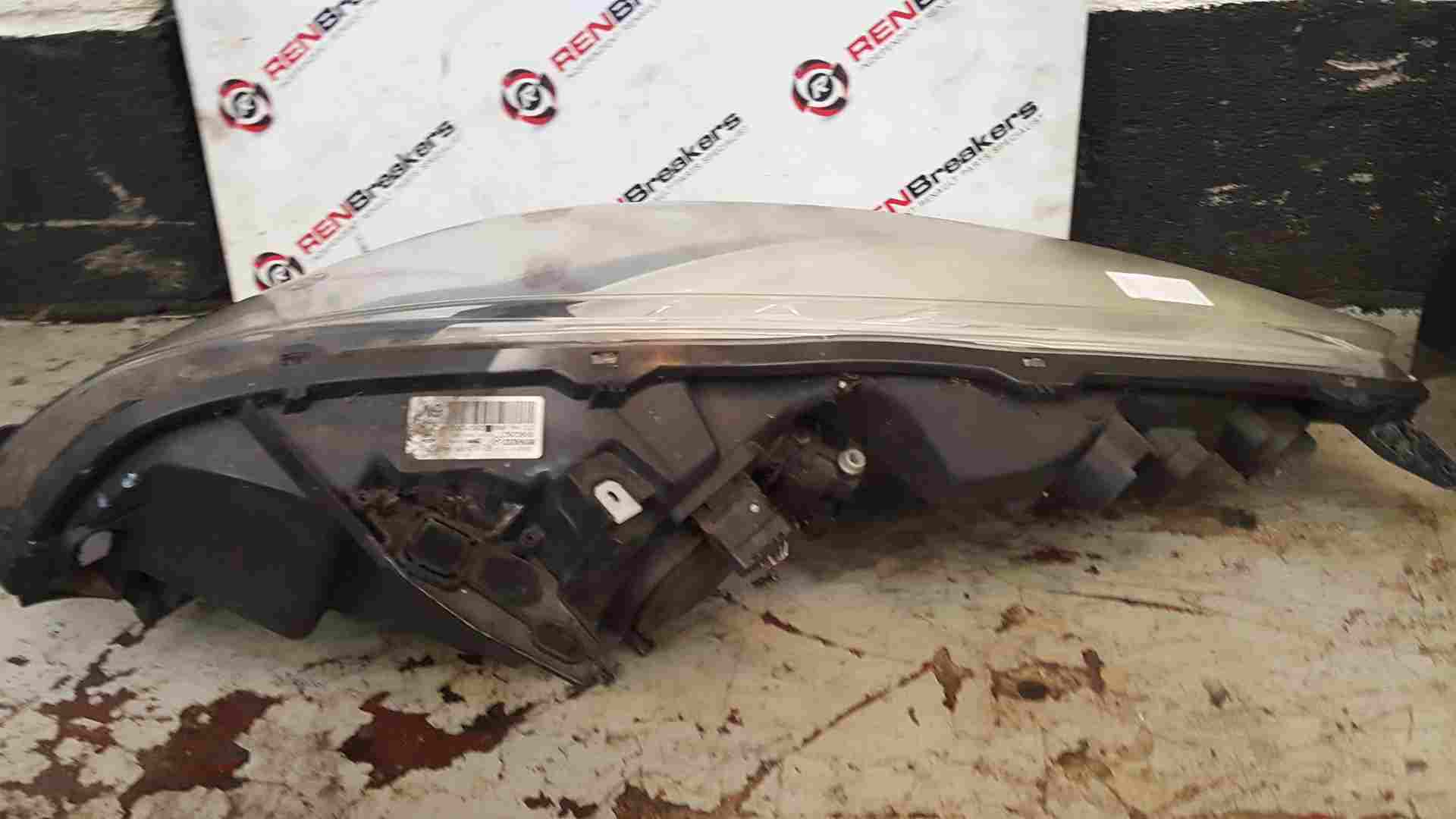 Thumb 8 Renault Scenic MK3 2009-2013 Drivers OSF Front Headlight 260100024R Cloudy