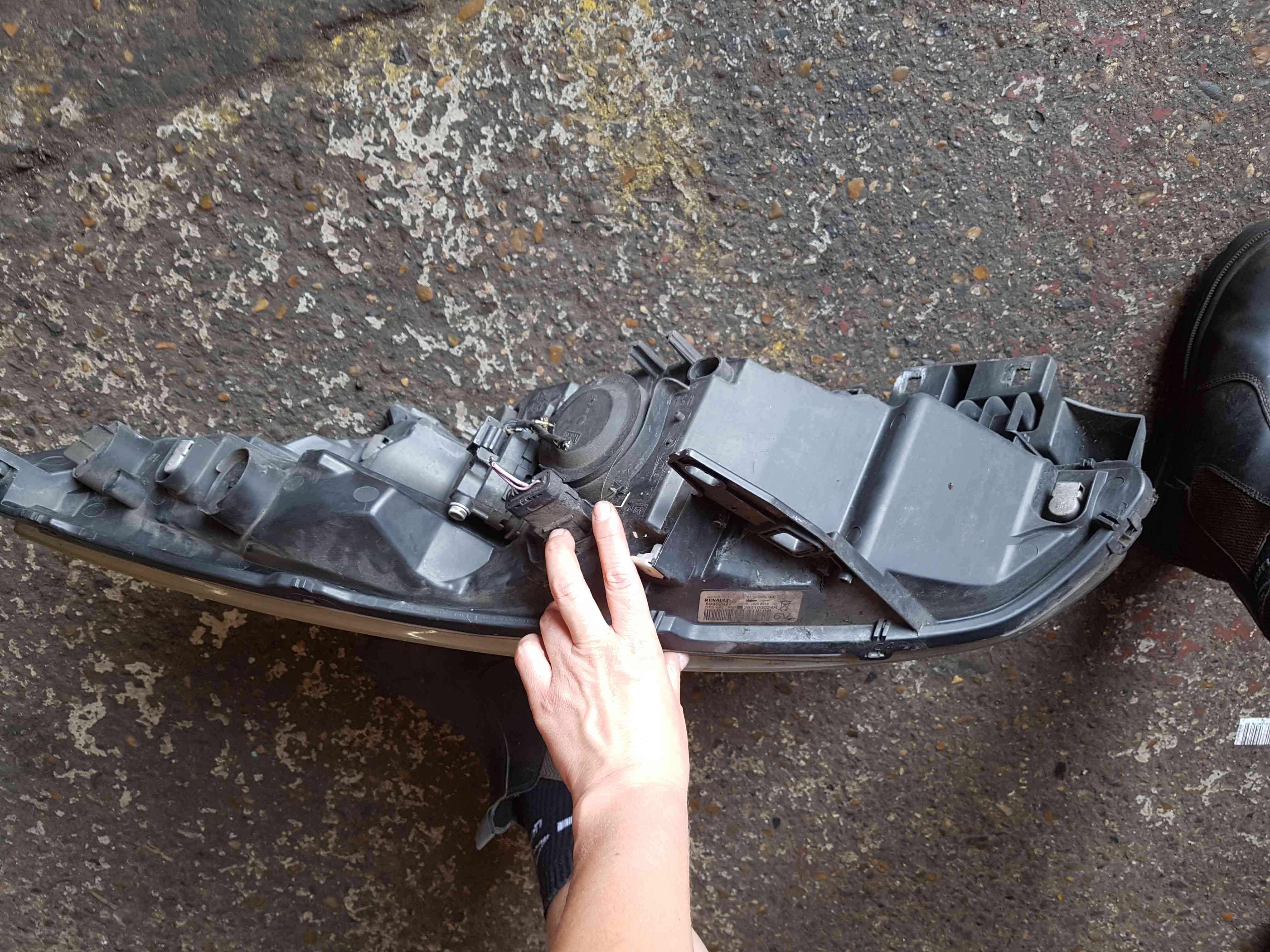 Thumb 6 Renault Scenic MK3 2009-2013 Drivers OSF Front Headlight Cloudy 260100024R