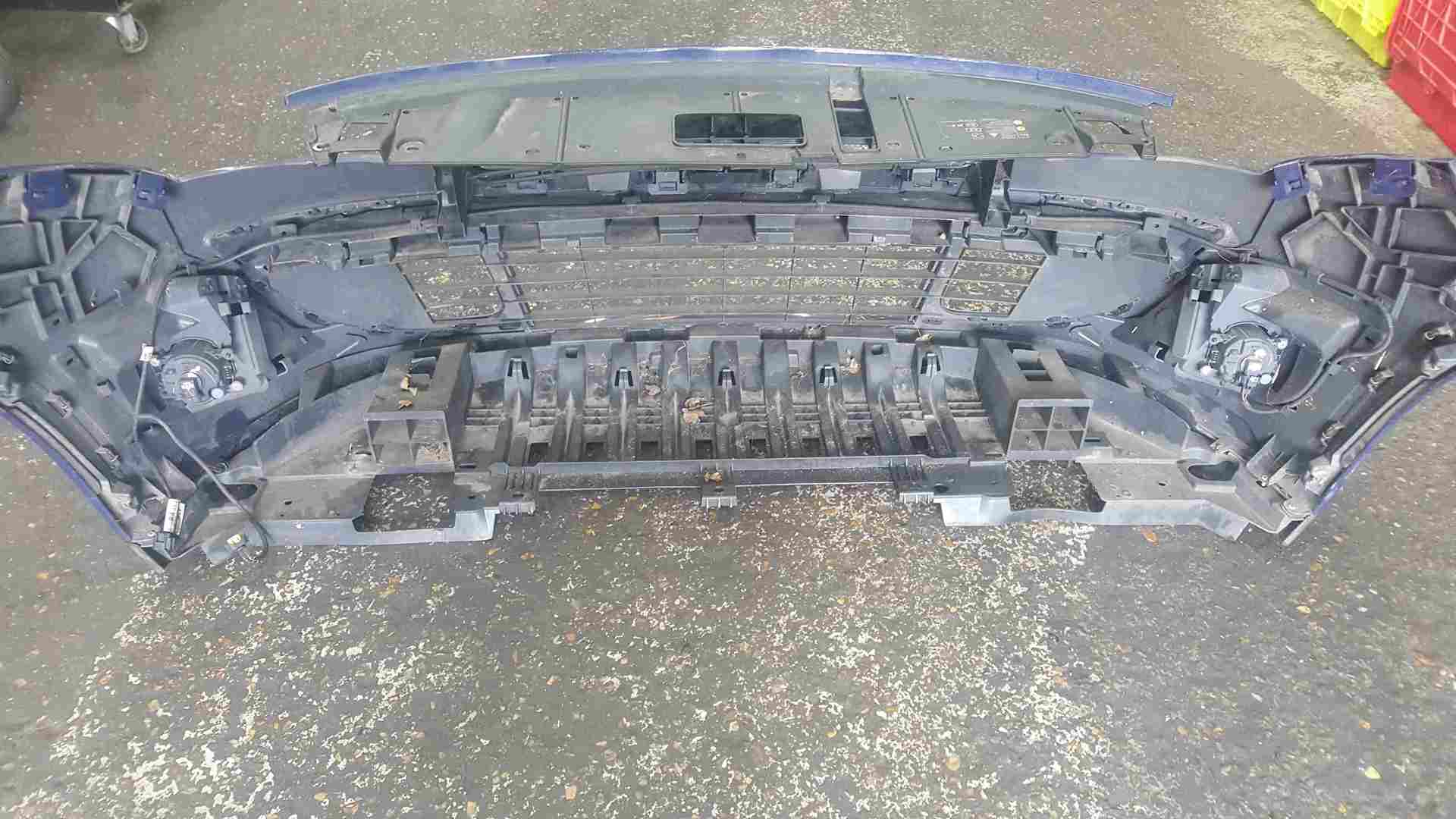 Thumb 3 Renault Scenic MK3 2009-2013 Front Bumper Blue OV460