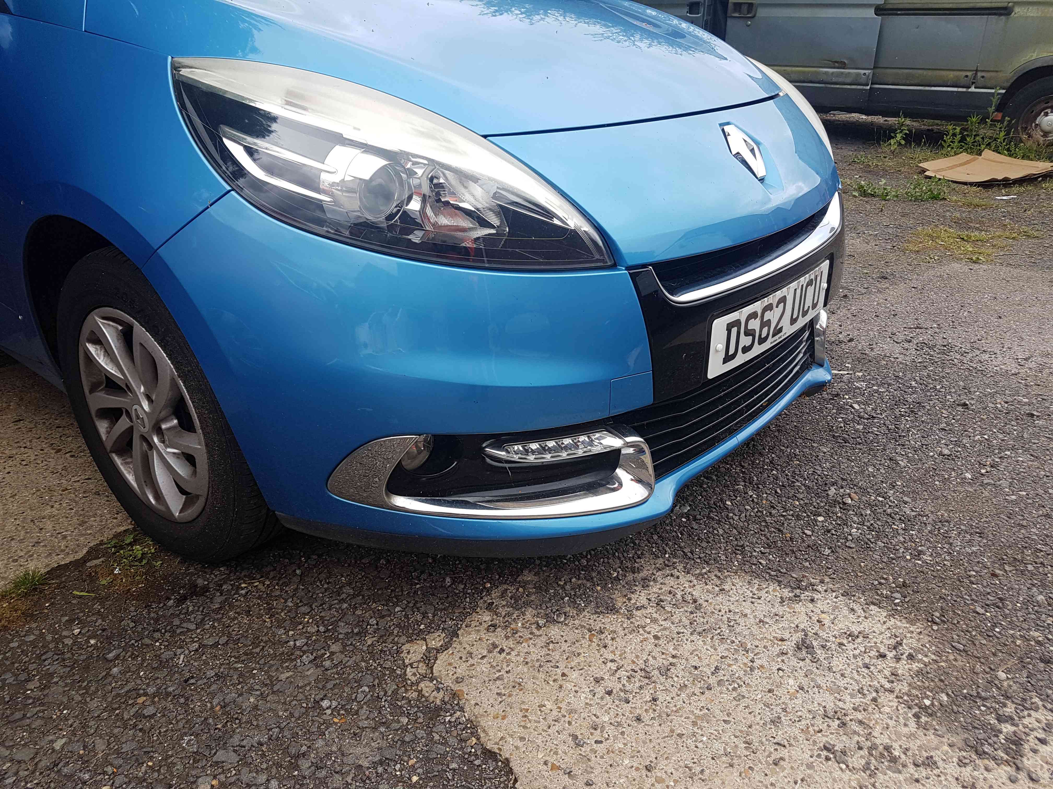 Thumb 3 Renault Scenic MK3 2009-2013 Front Bumper Blue Terpb 