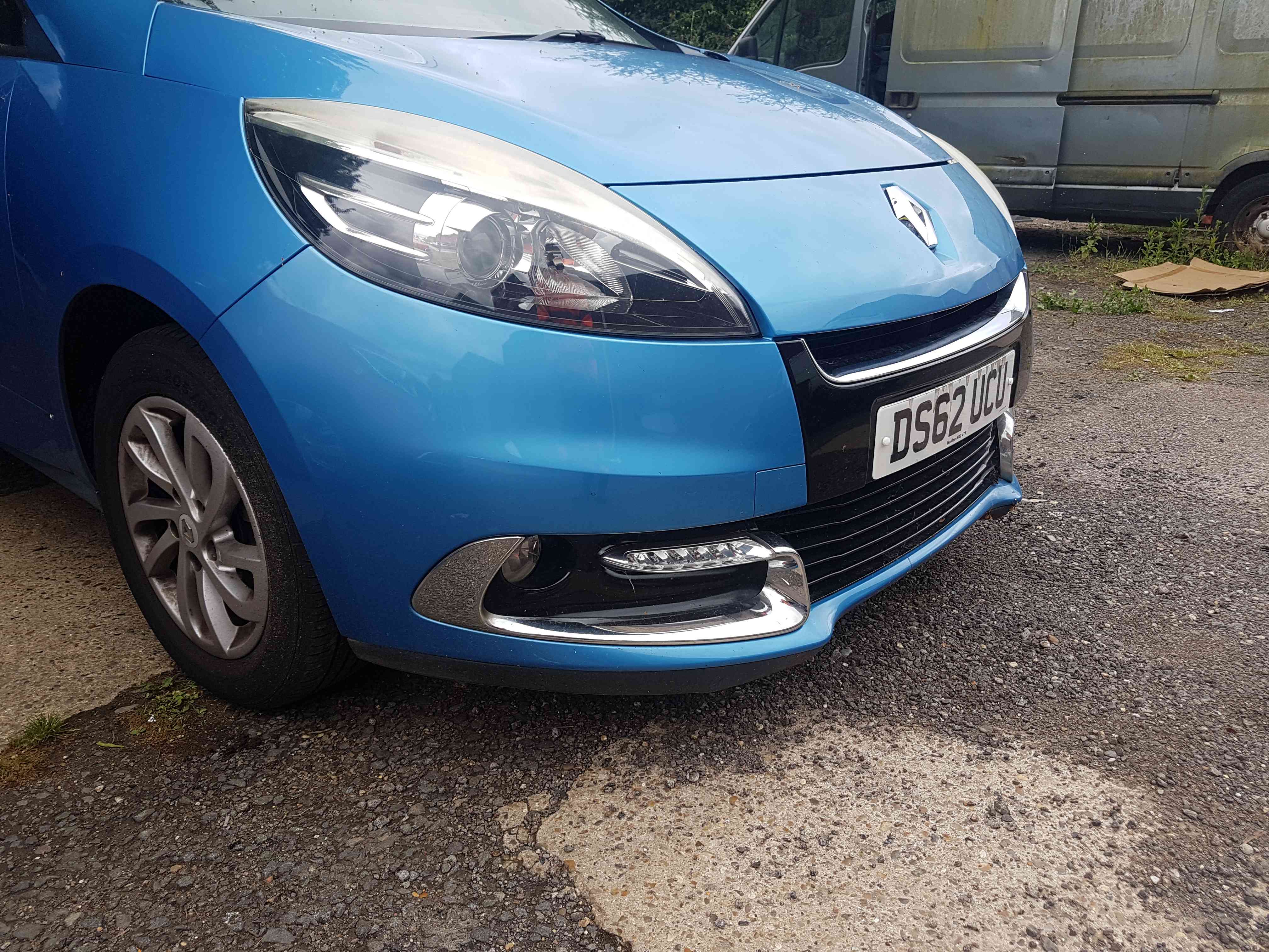 Thumb 4 Renault Scenic MK3 2009-2013 Front Bumper Blue Terpb 