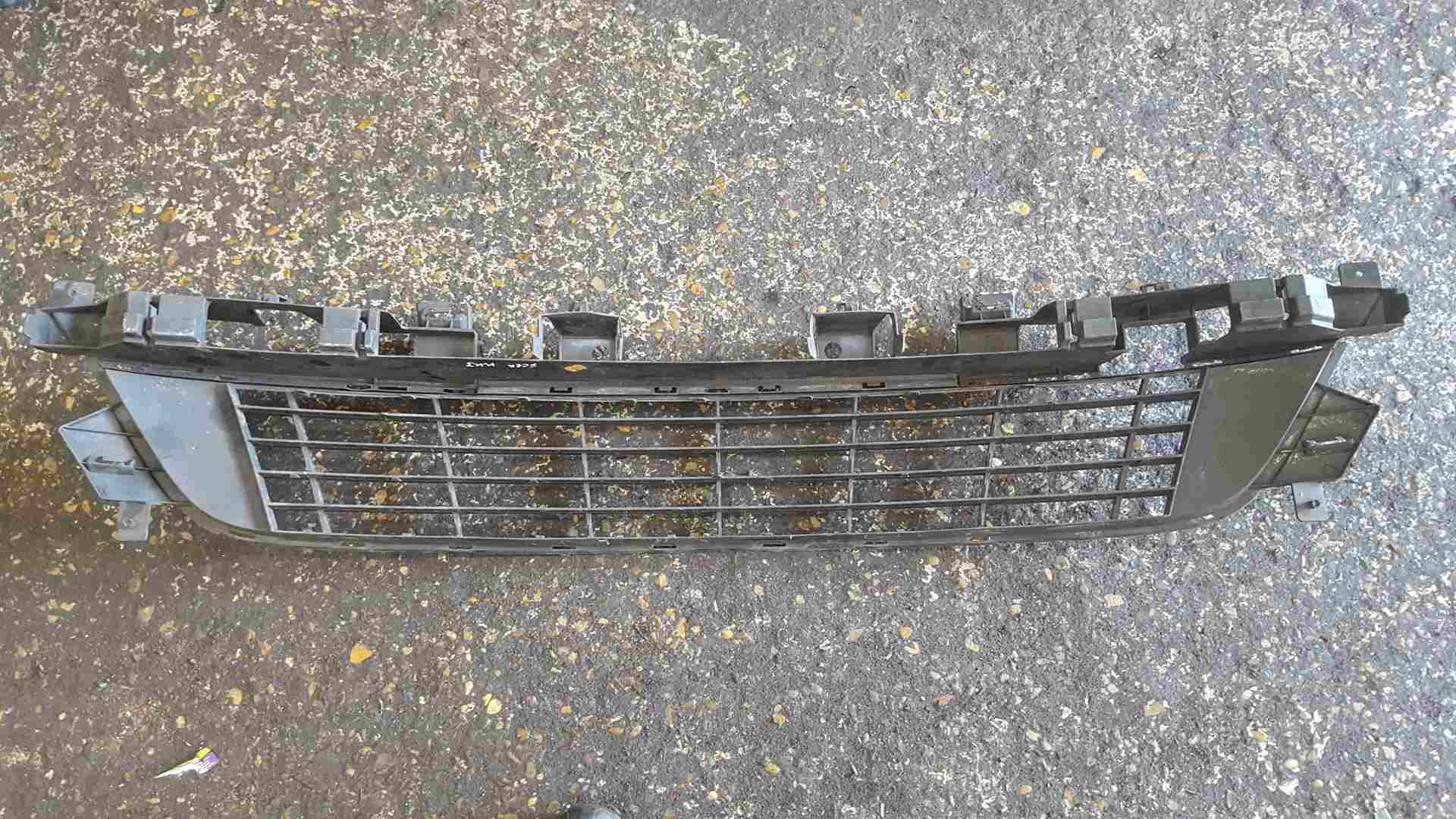 Thumb 2 Renault Scenic MK3 2009-2013 Front Bumper Grill