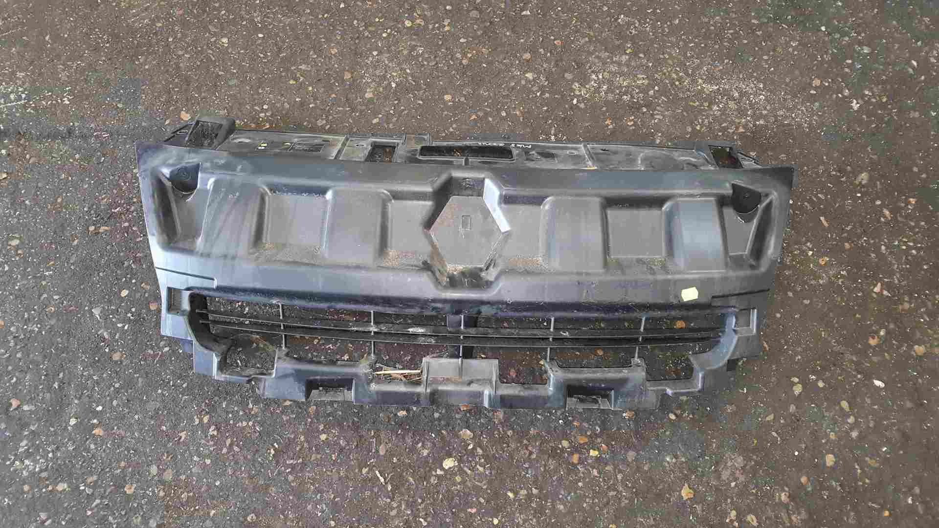 Renault Scenic MK3 2009-2013 Front Bumper Panel Plastic Diamond Support