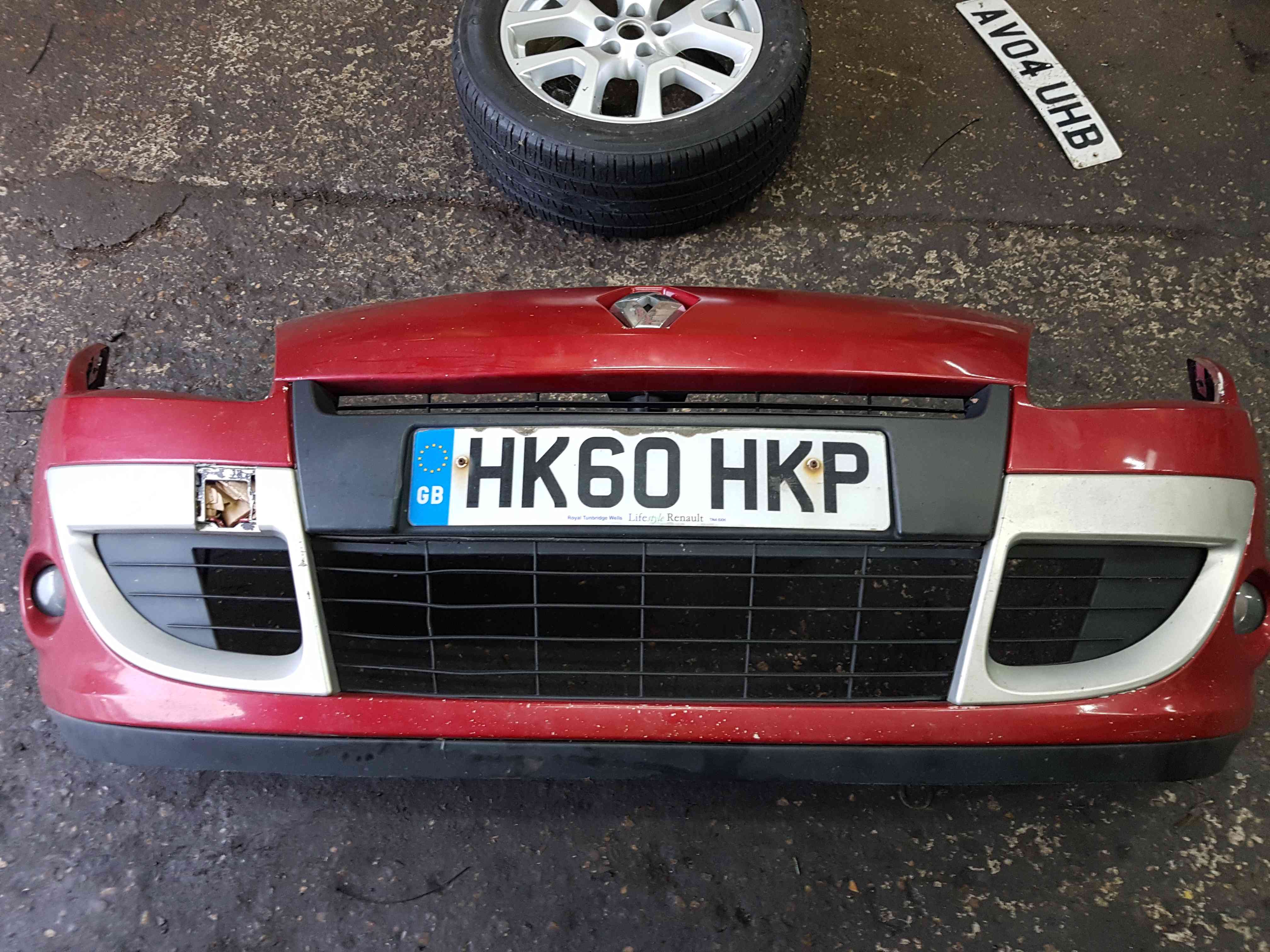 Renault Scenic MK3 2009-2013 Front Bumper RED Tennj