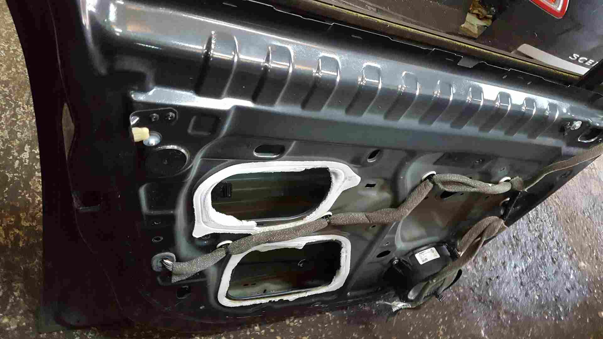 Thumb 9 Renault Scenic MK3 2009-2013 Passenger NSF Front Door Grey Teb66