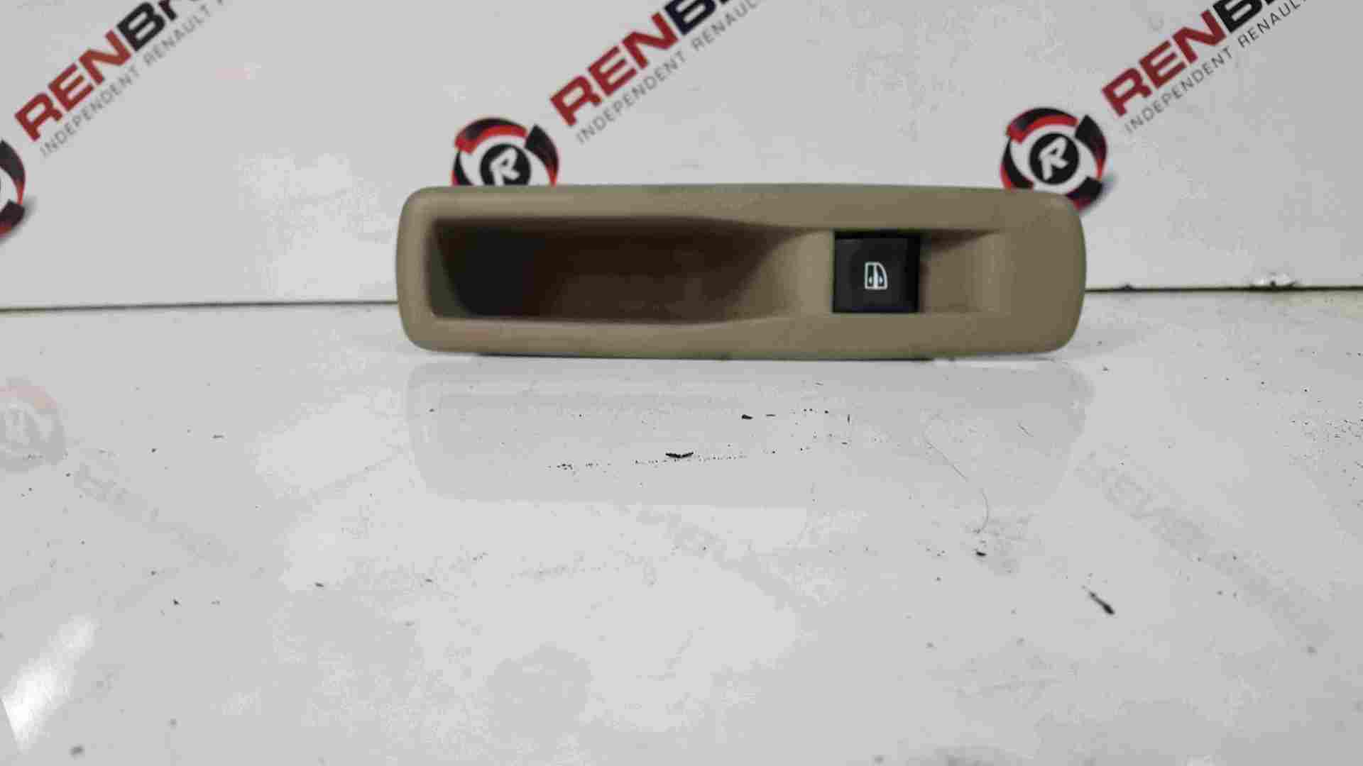 Renault Scenic MK3 2009-2013 Passenger NSR Rear Window Switch Panel 829500004R