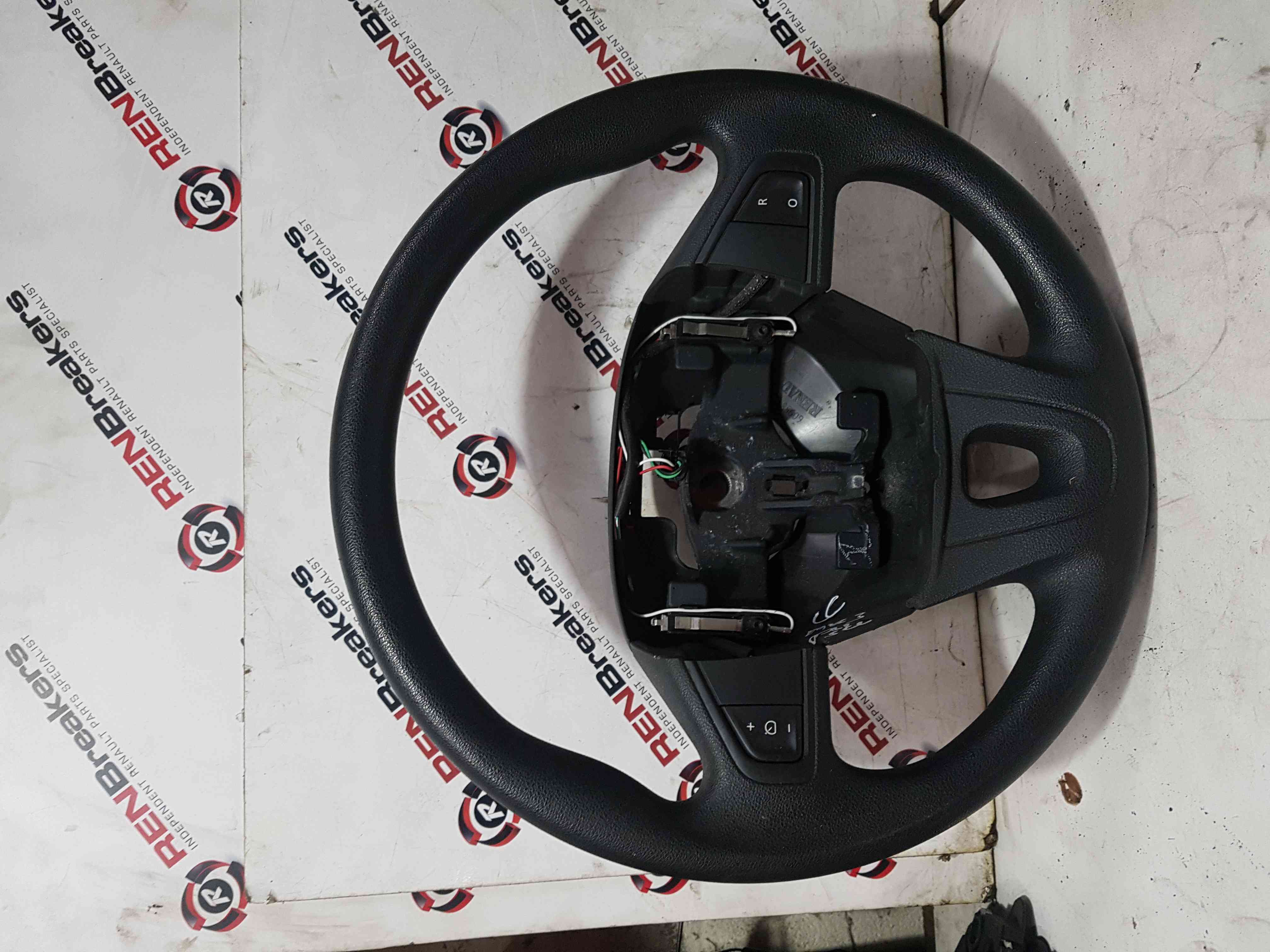 Thumb 2 Renault Scenic MK3 2009-2013 Steering Wheel Plain Black Cruise Control