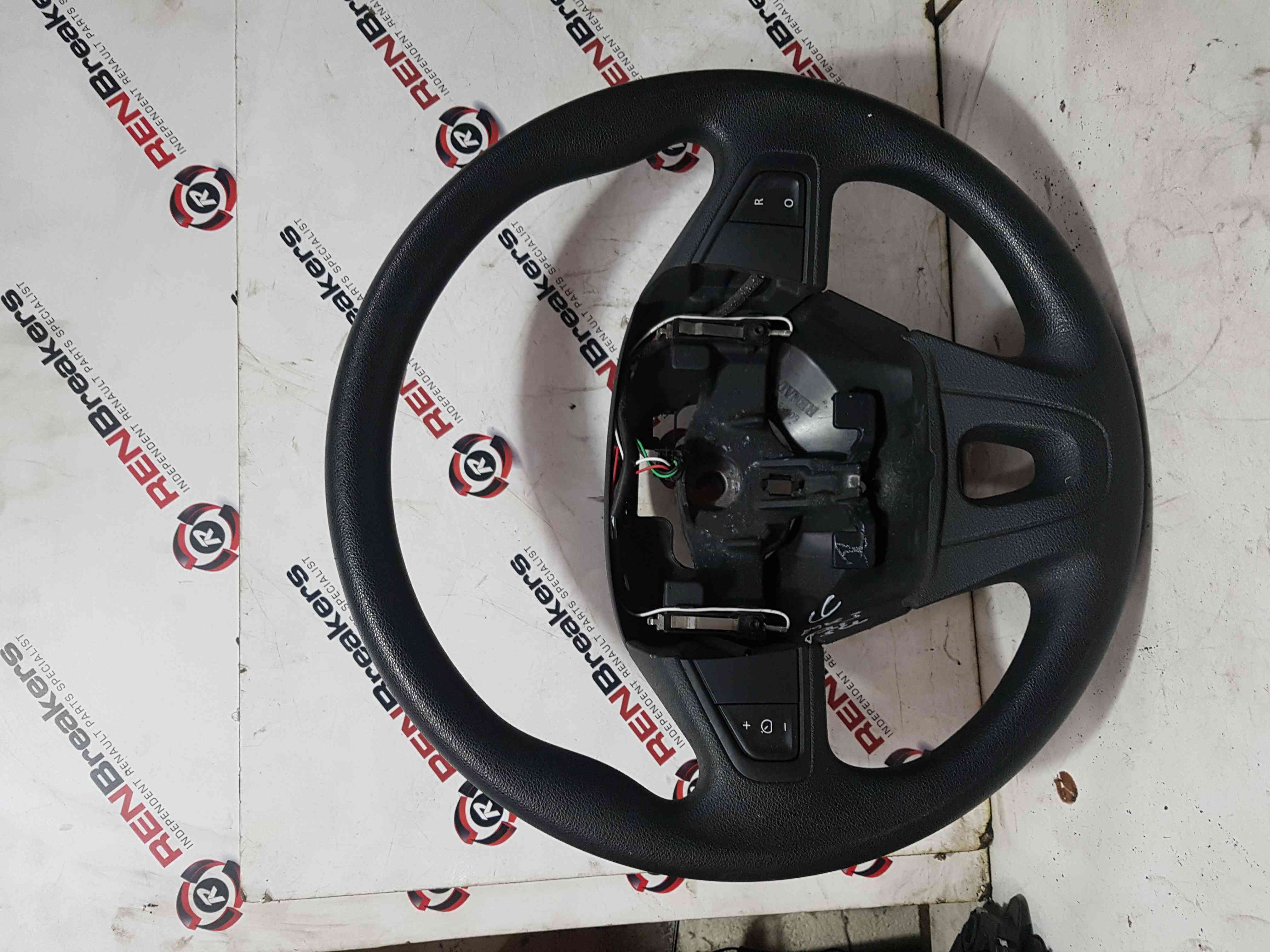 Thumb 3 Renault Scenic MK3 2009-2013 Steering Wheel Plain Black Cruise Control