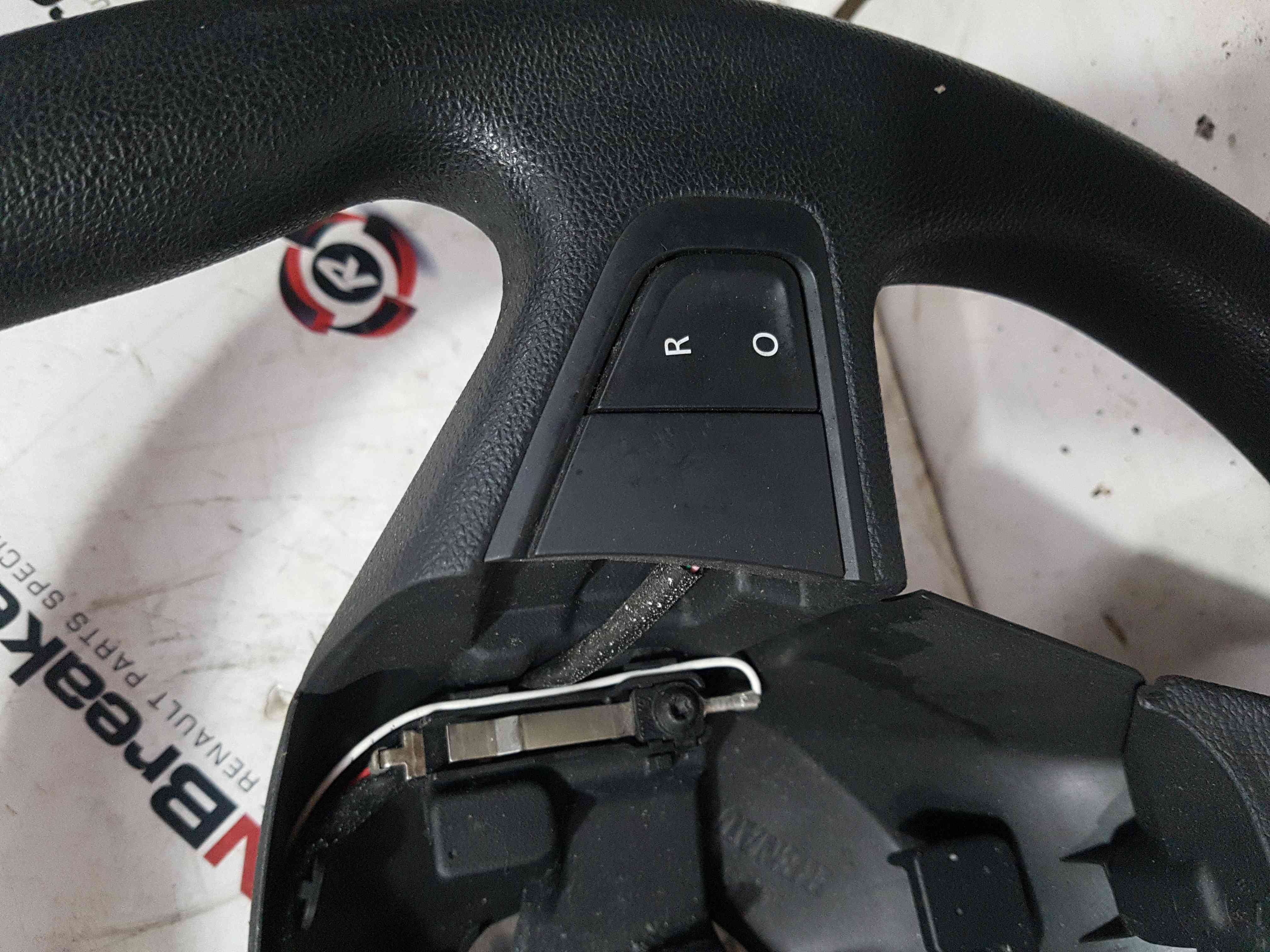 Thumb 5 Renault Scenic MK3 2009-2013 Steering Wheel Plain Black Cruise Control