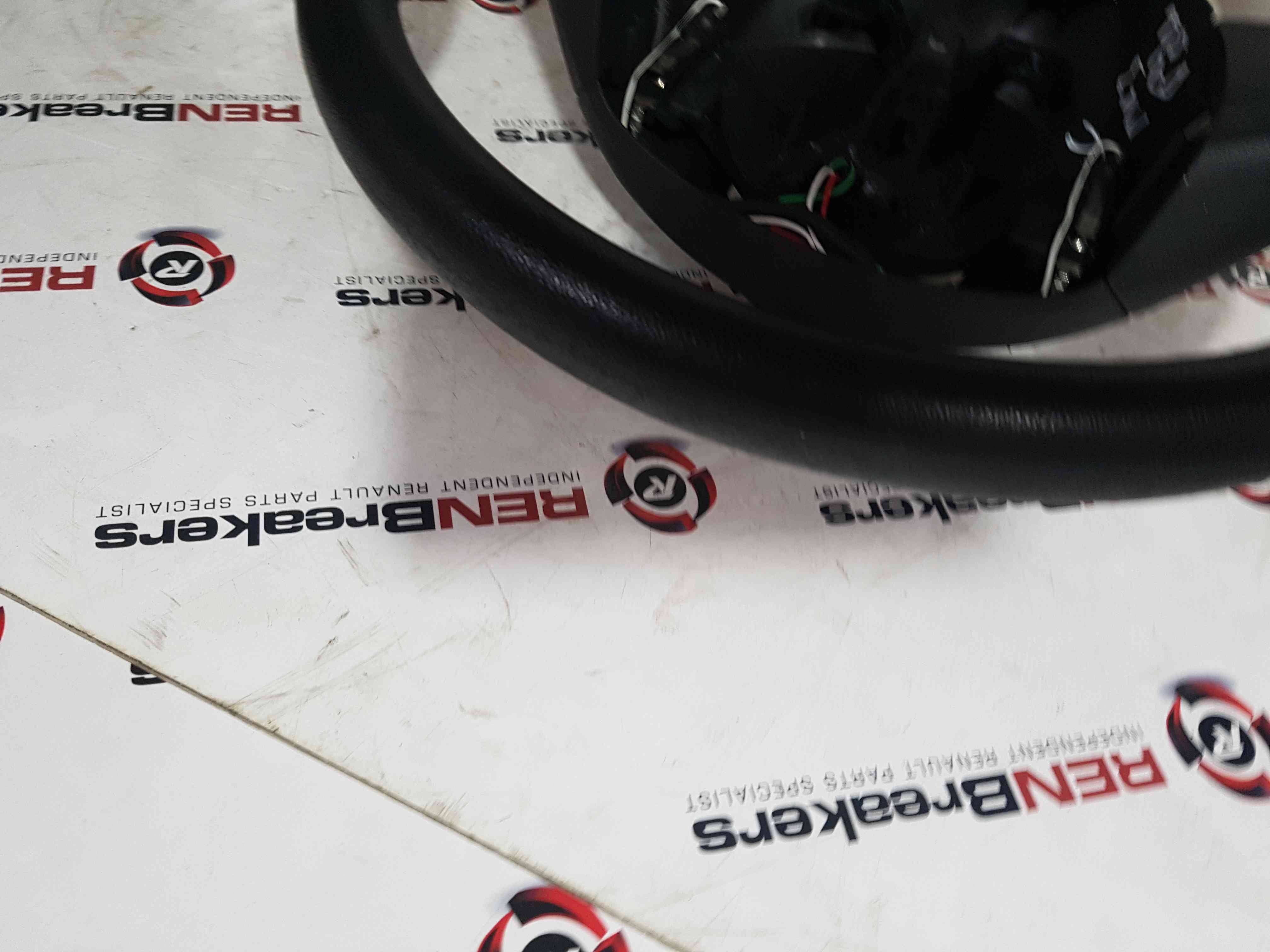 Thumb 6 Renault Scenic MK3 2009-2013 Steering Wheel Plain Black Cruise Control