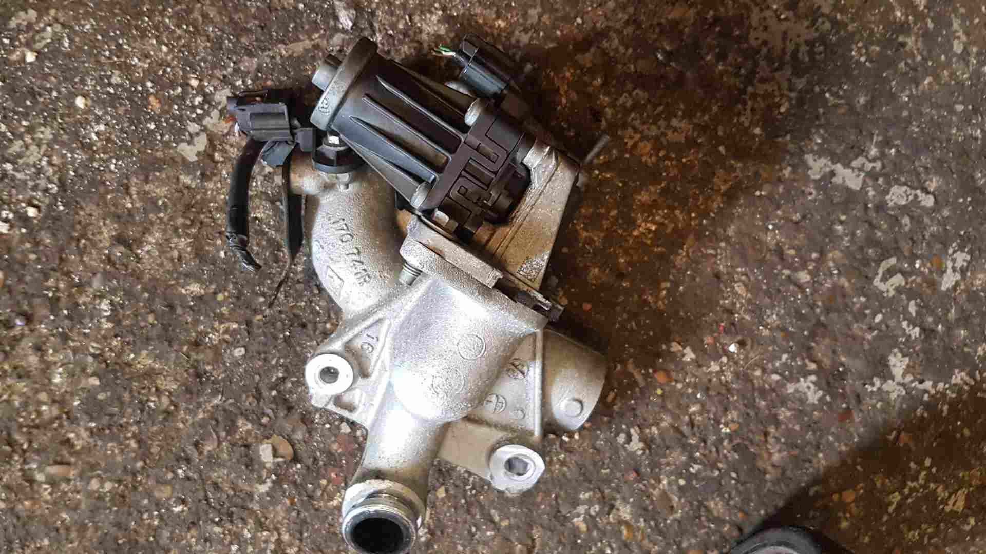Thumb 3 Renault Scenic MK3 2009-2016 1.5 DCI Egr Valve K9K 636 